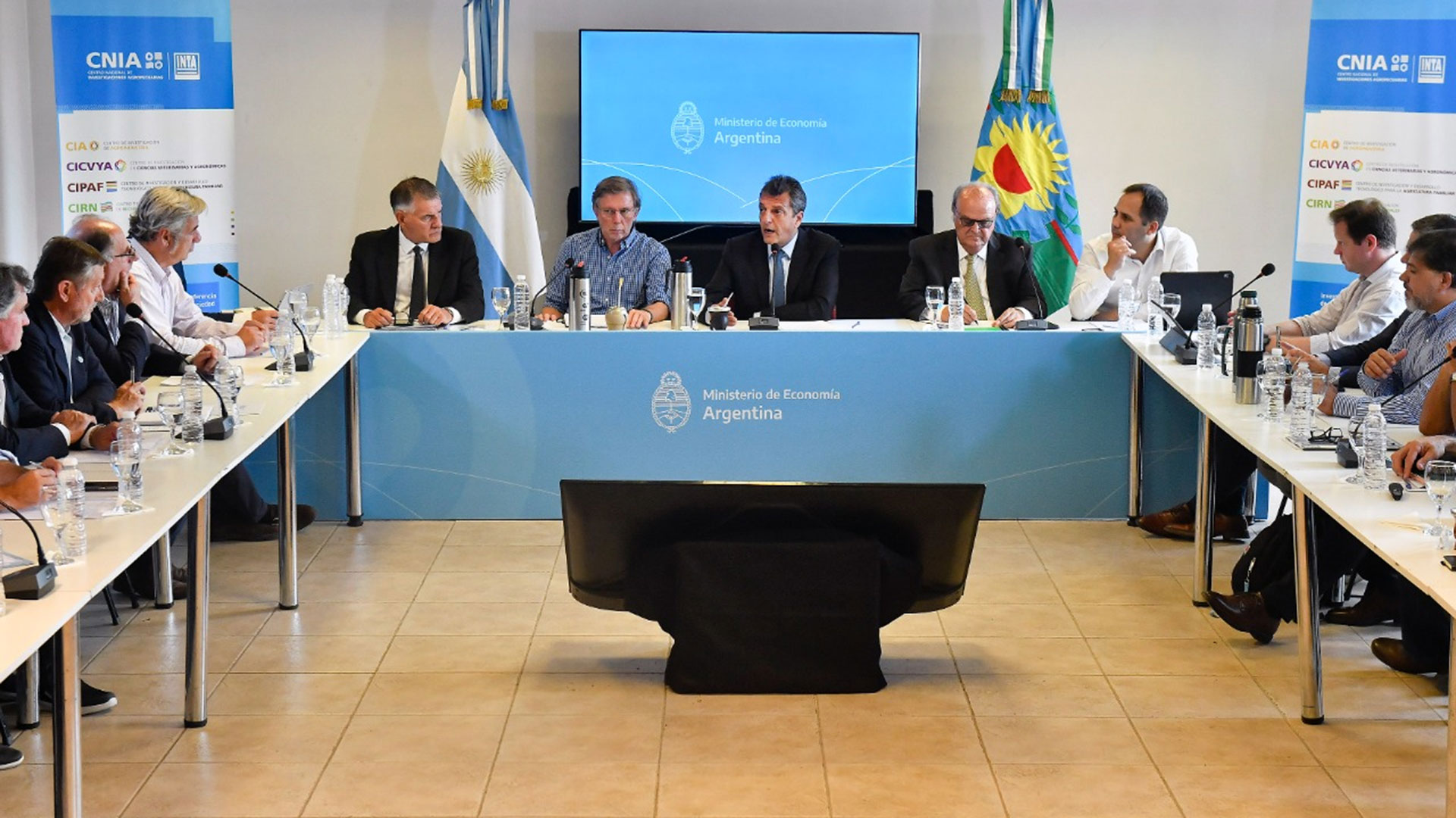 Última reunión de Sergio Massa con integrantes de la Mesa de Enlace y la Mesa Agroalimentaria nacional 