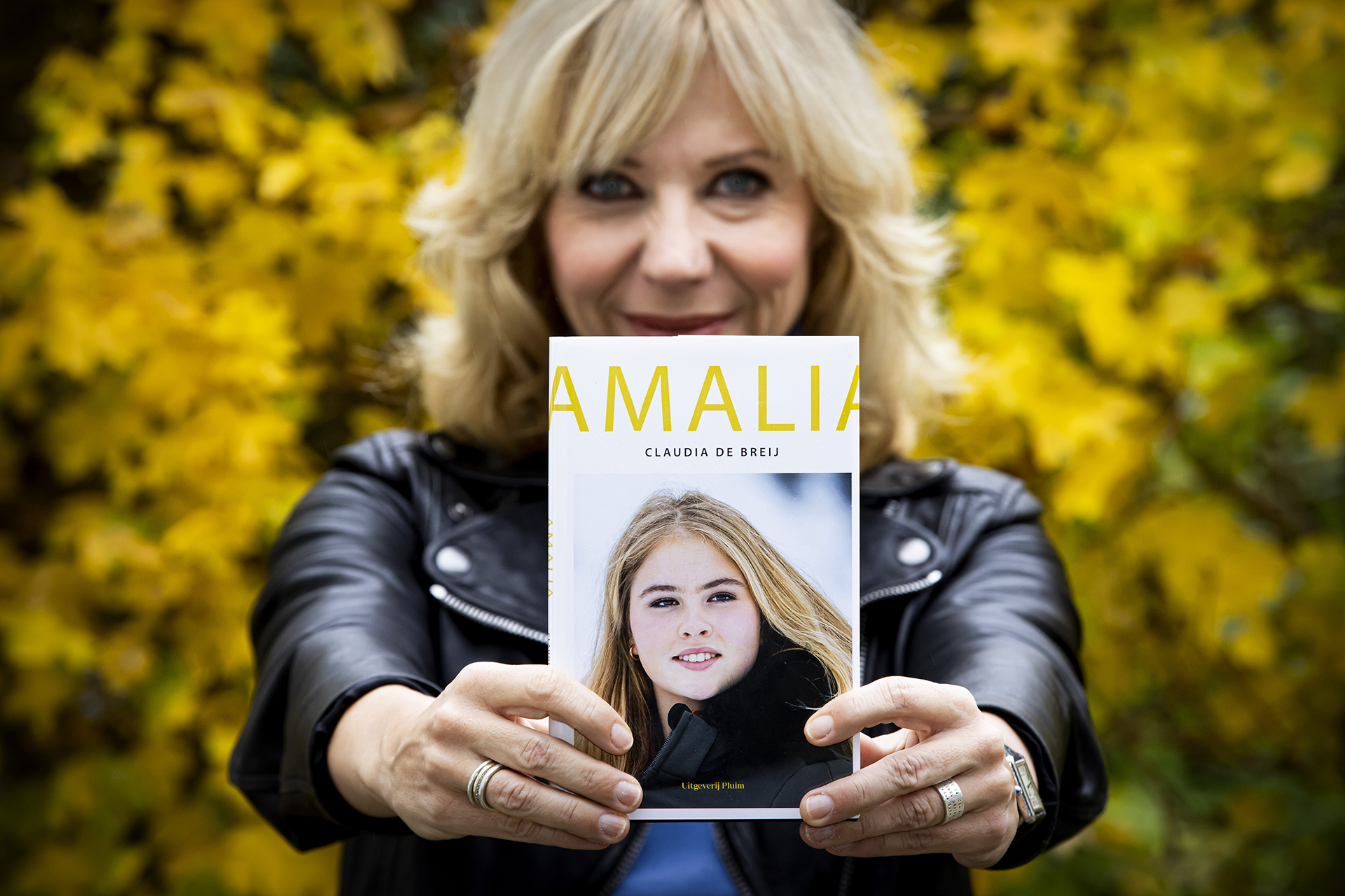 La comediante y cantante Claudia de Breij presenta su libro Amalia (Foto: Getty)