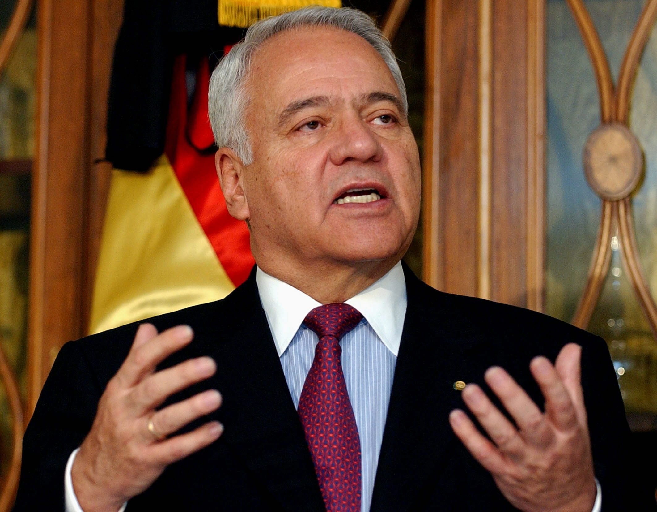 Gonzalo Sánchez de Lozada, el estadista patriota aporta la Constitución de  todos para Bolivia - Infobae