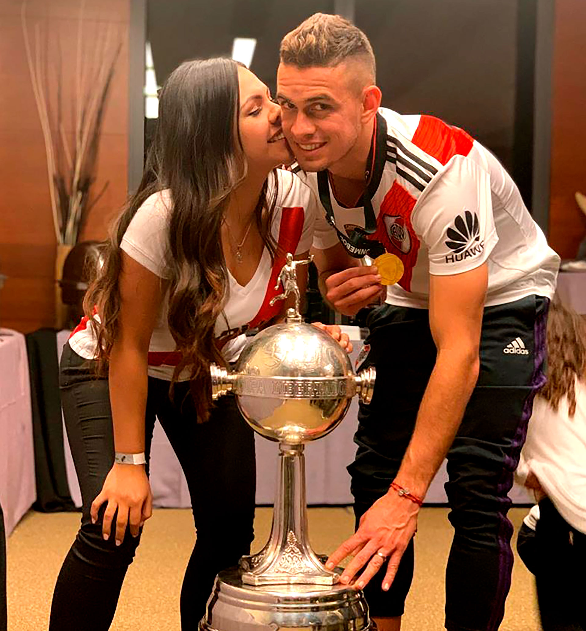 Rafael Santos Borré fue clave en la obtención de la Copa Libertadores 2018 (@anitacaicedoh95)