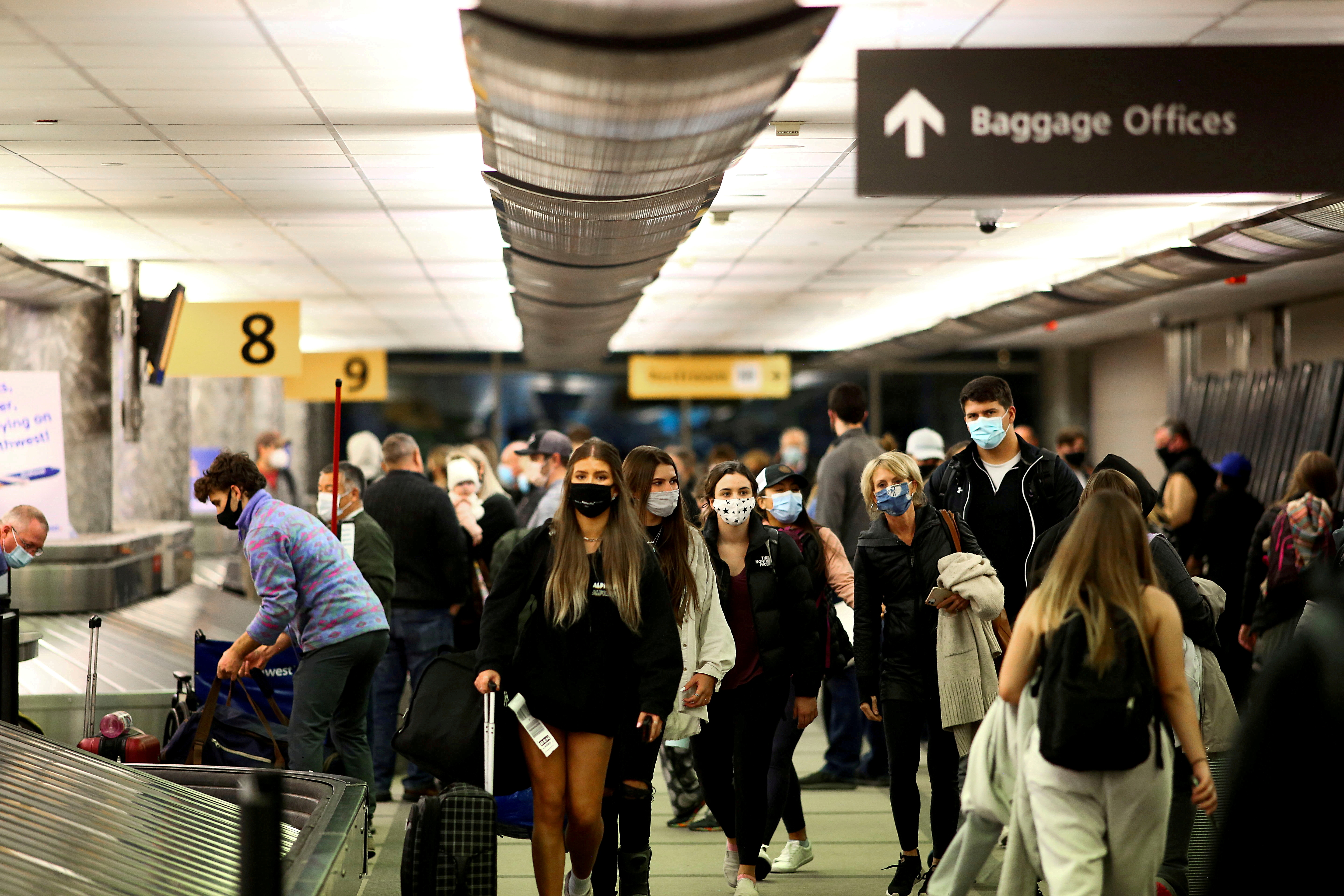 Ayer, justo un día antes de Acción de Gracias, 2,31 millones de personas pasaron por los controles de seguridad de los aeropuertos del país (Foto: REUTERS)