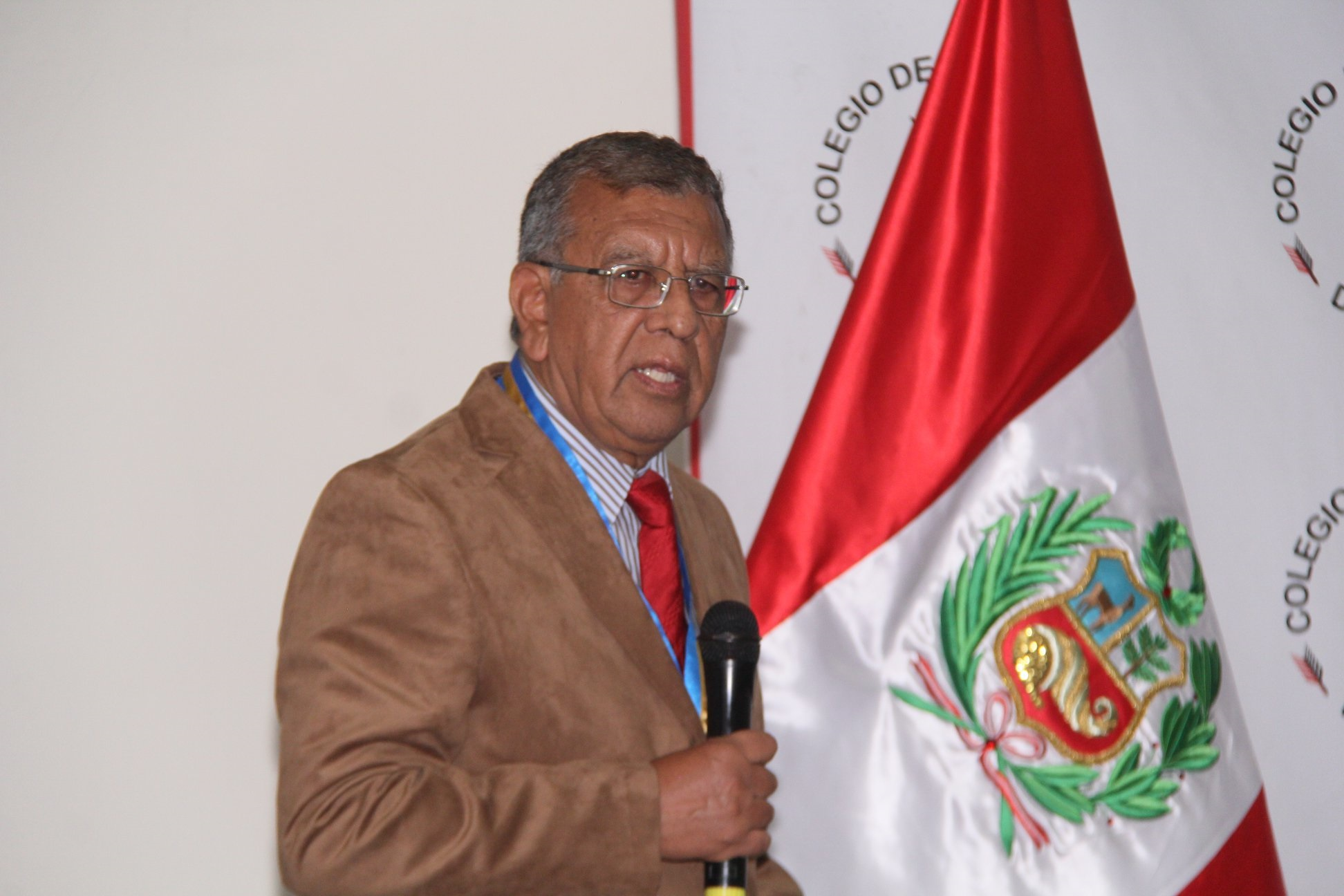 Ricardo Burgos dijo que el Colegio de Periodistas del Perú está en "una suerte de vigilia democrática".
