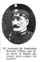 El bombero Nicanor Viñas, uno de los que trató de llevar calma en los momentos dramáticos que se vivieron. Fotografía revista Caras y Caretas.