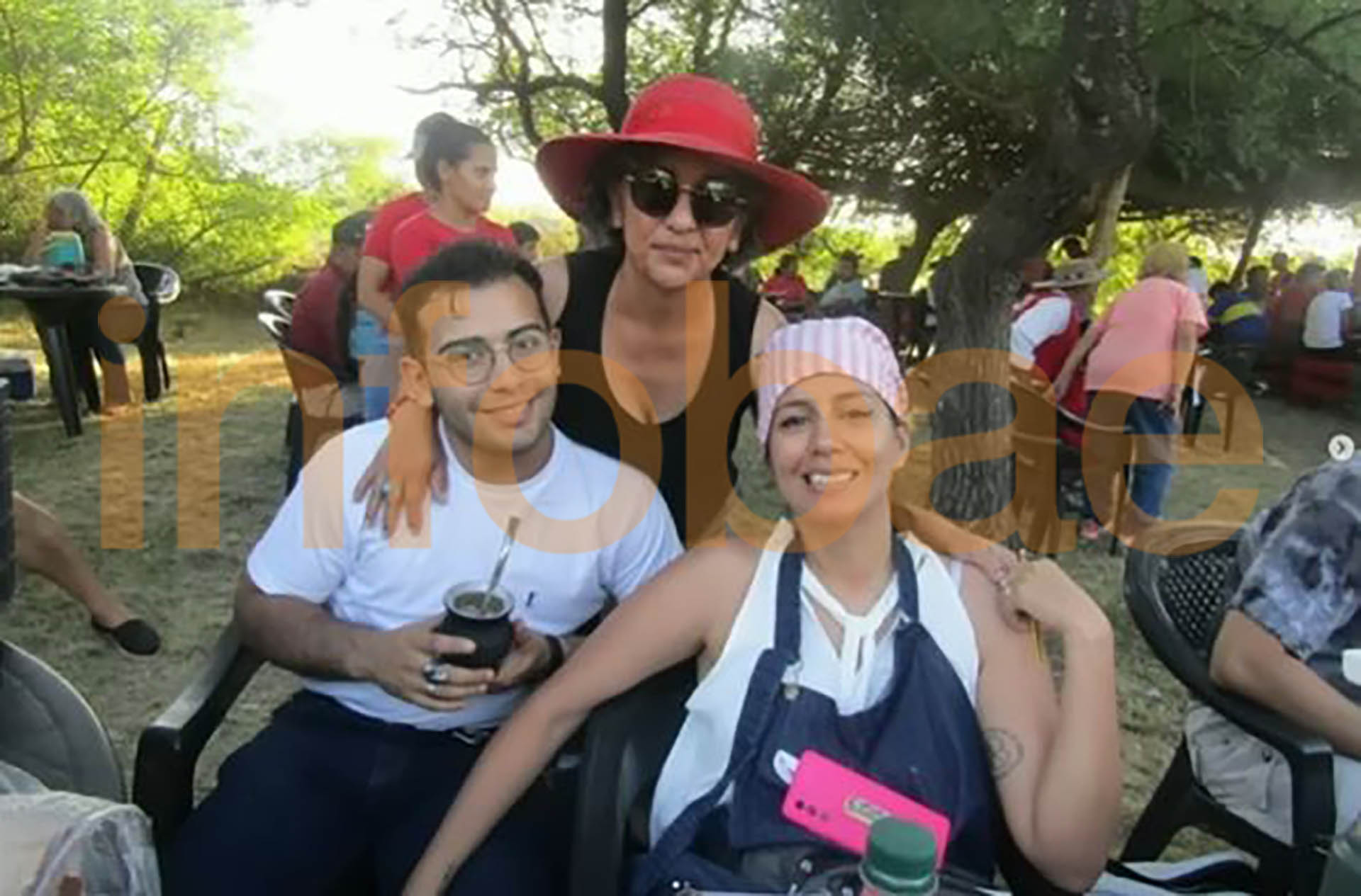Cecilia, César Sena y Marcela Acuña 