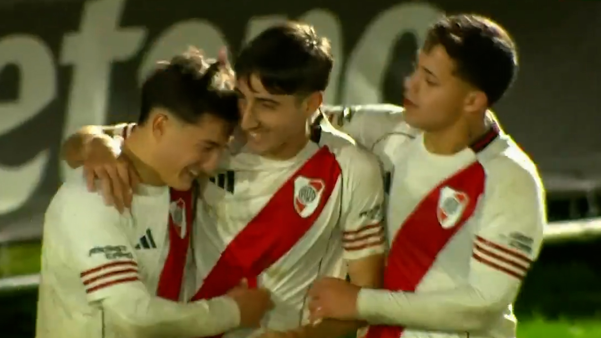 El golazo que anotó en el triunfo de la reserva de River Plate Bautista Dadín, la promesa que el club blindó con 100 millones de euros 