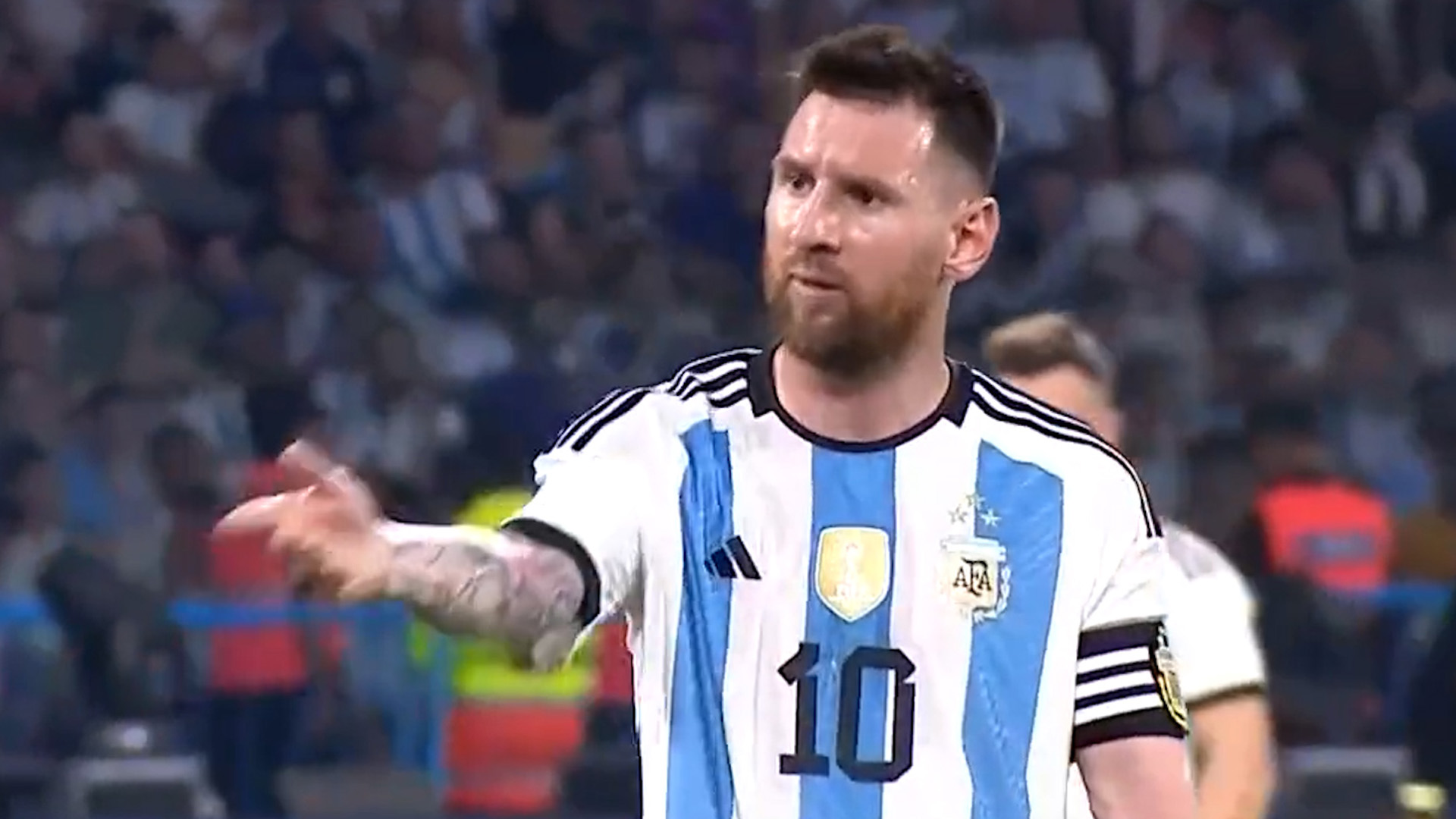 El reto de Messi a un alcanzapelotas en plena goleada de Argentina ante Curazao: “Me cagó a pedos”