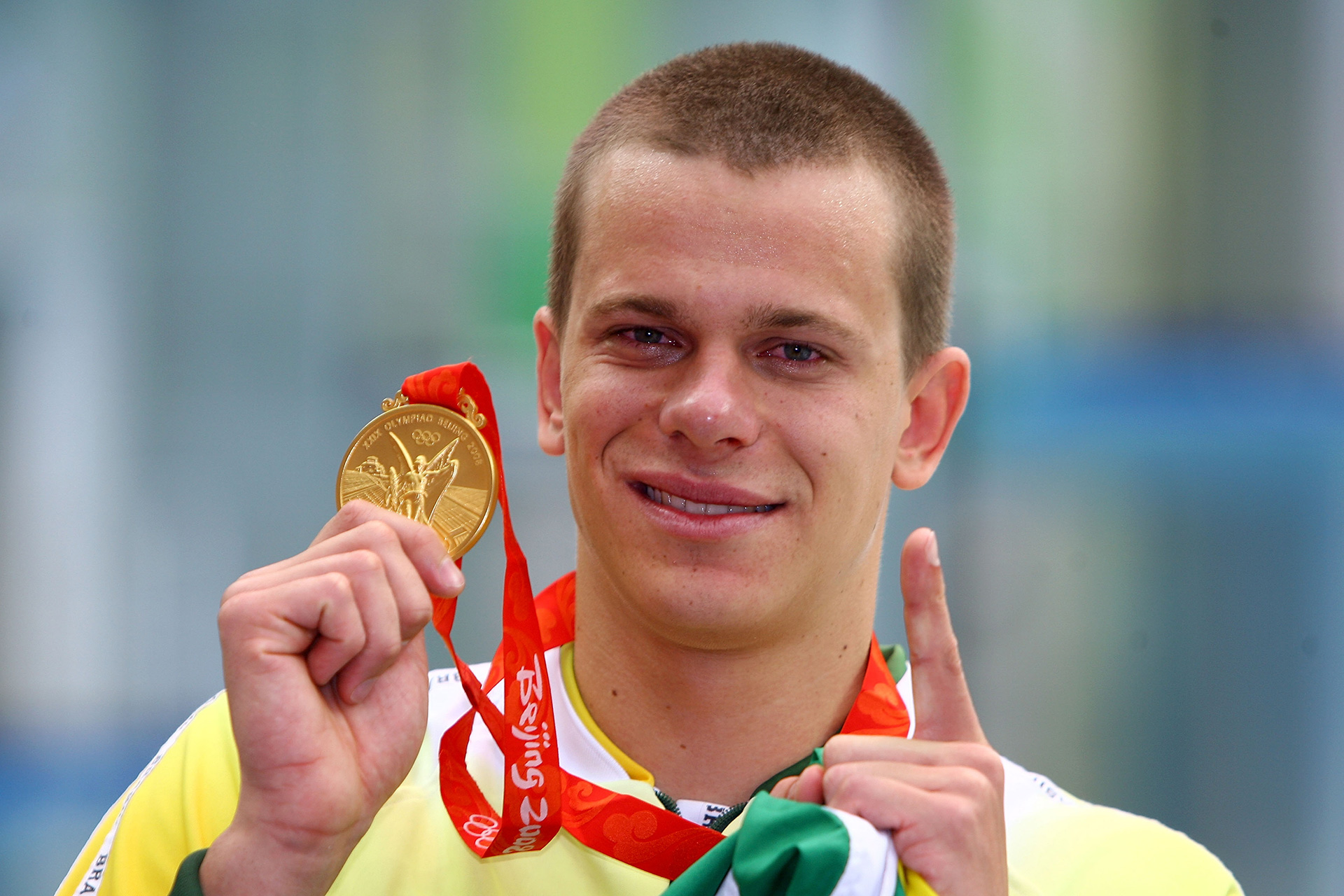 Cesar Cielo gana la medalla de oro en Beijing 2008 en la prueba de los 50 metros en National Aquatics Centre.