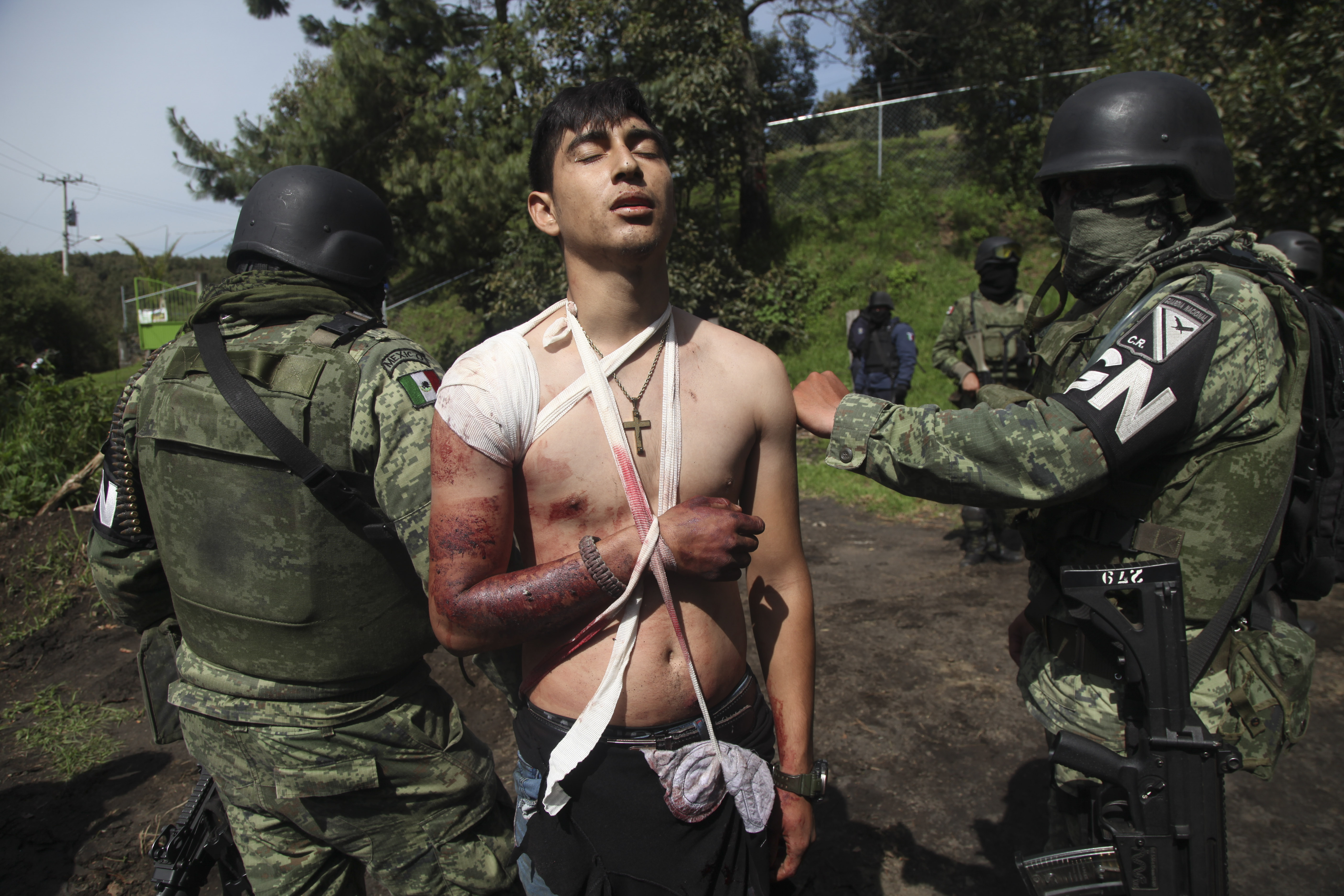 Un poblador del municipio Los Reyes que participó en un fuego cruzado con integrantes del CJNG (Foto: JUAN JOSÉ ESTRADA SERAFÍN /CUARTOSCURO)
