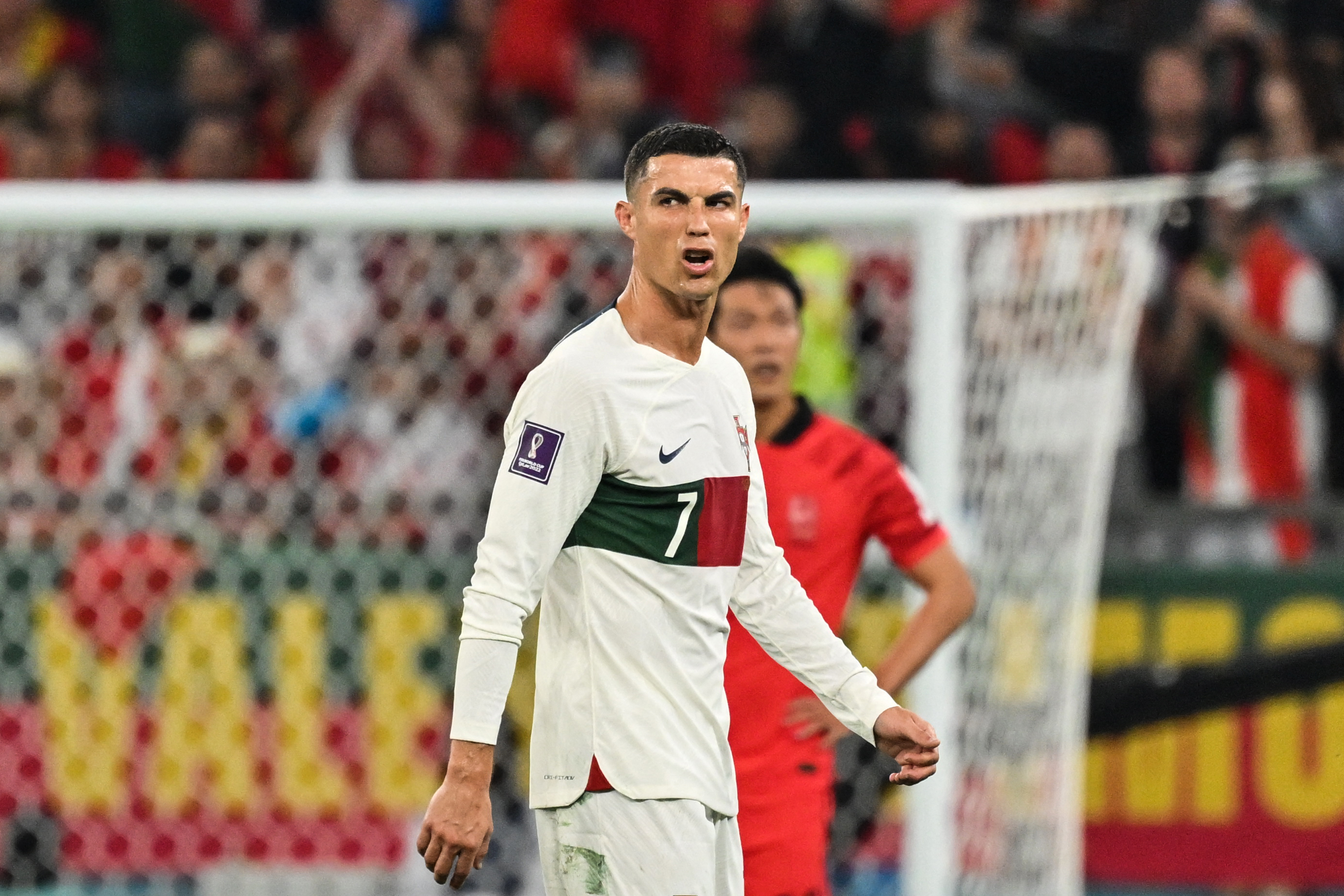 Cristiano Ronaldo salió reemplazado con el encuentro igualado, pero Portugal lo perdería en los instantes finales