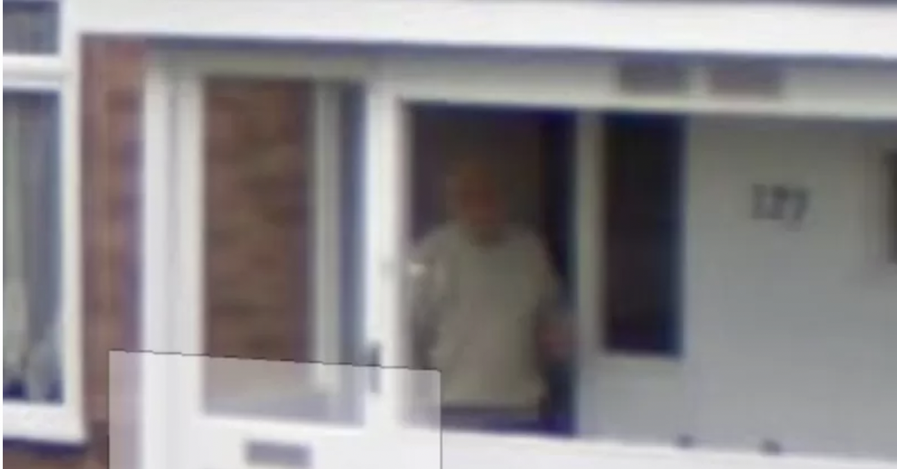 Hombre ve a su difunto padre en Google Street View. (foto: Google)