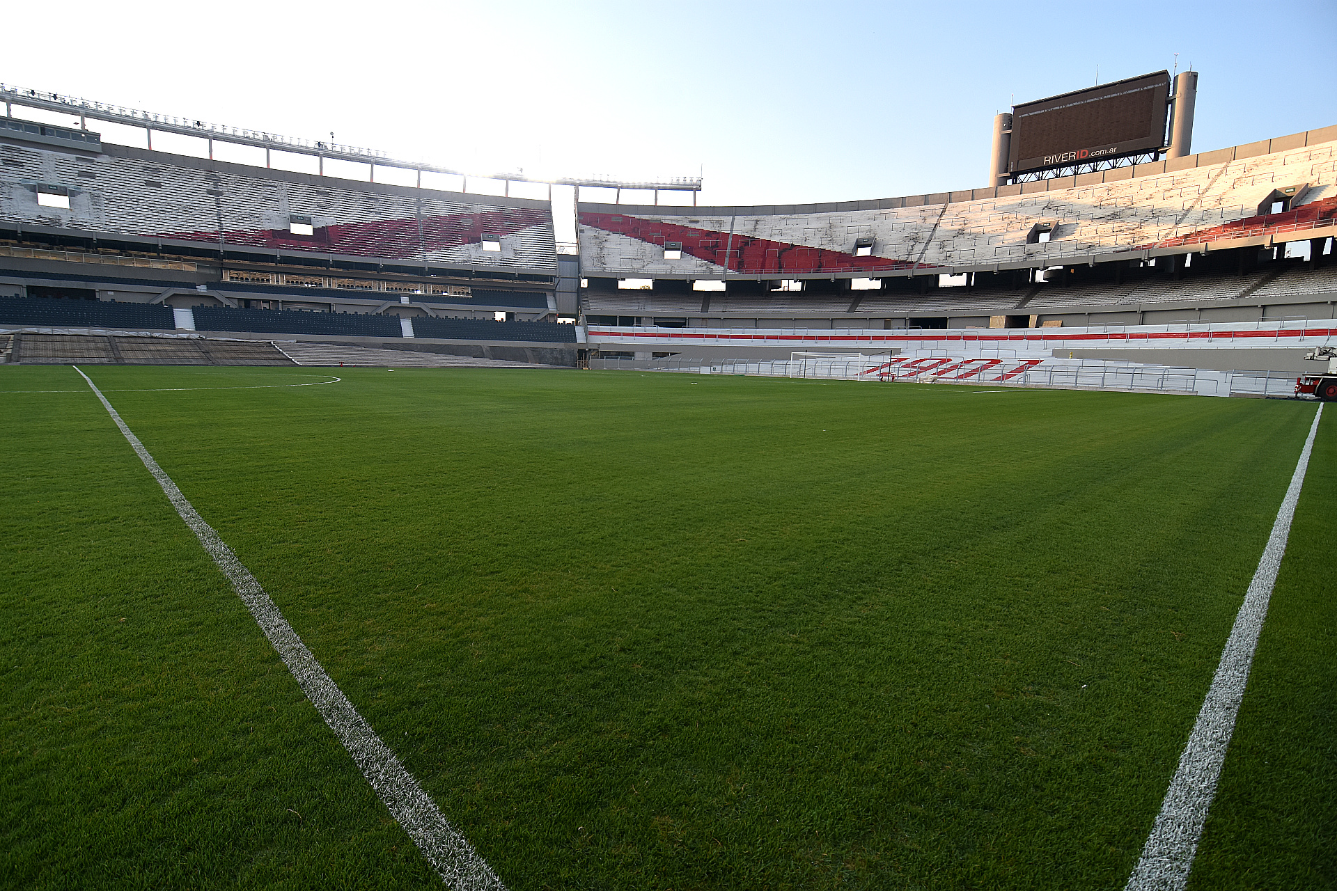 El campo de juego ya está listo para que sea utilizado por el plantel profesional de River Plate
