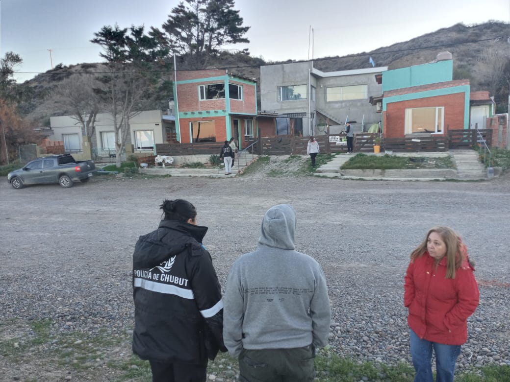 Conmoci&oacute;n en Chubut: una nena de cinco a&ntilde;os muri&oacute; al ser atacada por un perro cuando paseaba con su familia