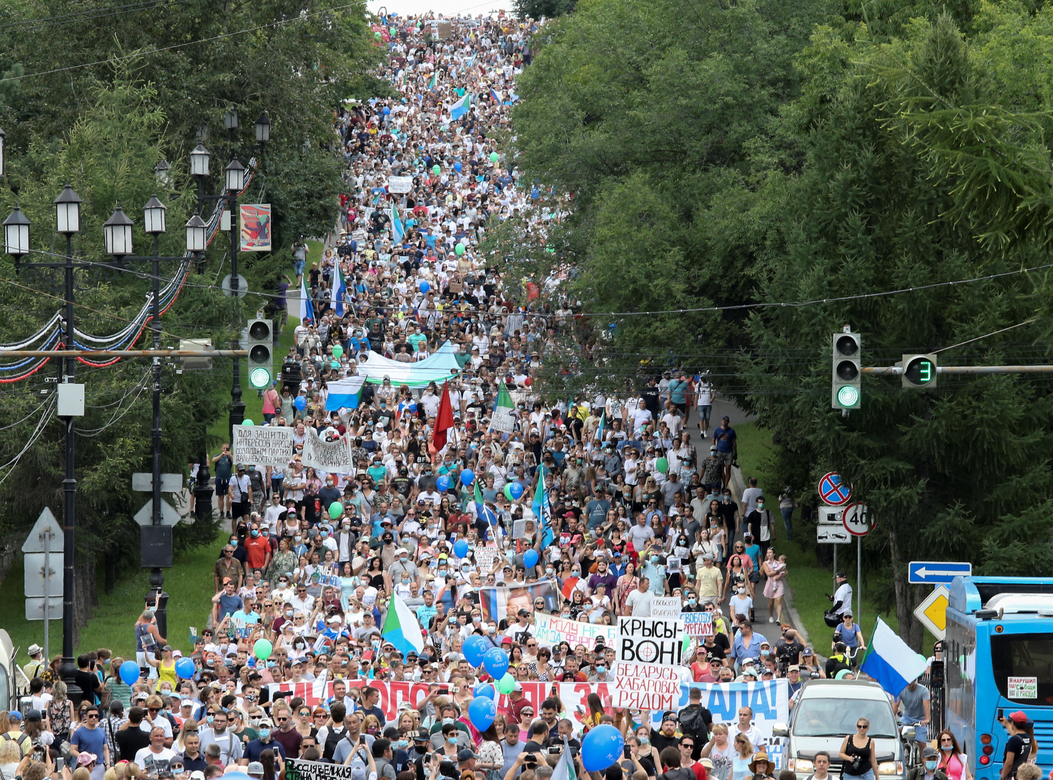 Imagen de la marcha contra el Kremlin de ayer. (REUTERS/Evgenii Pereverzev)