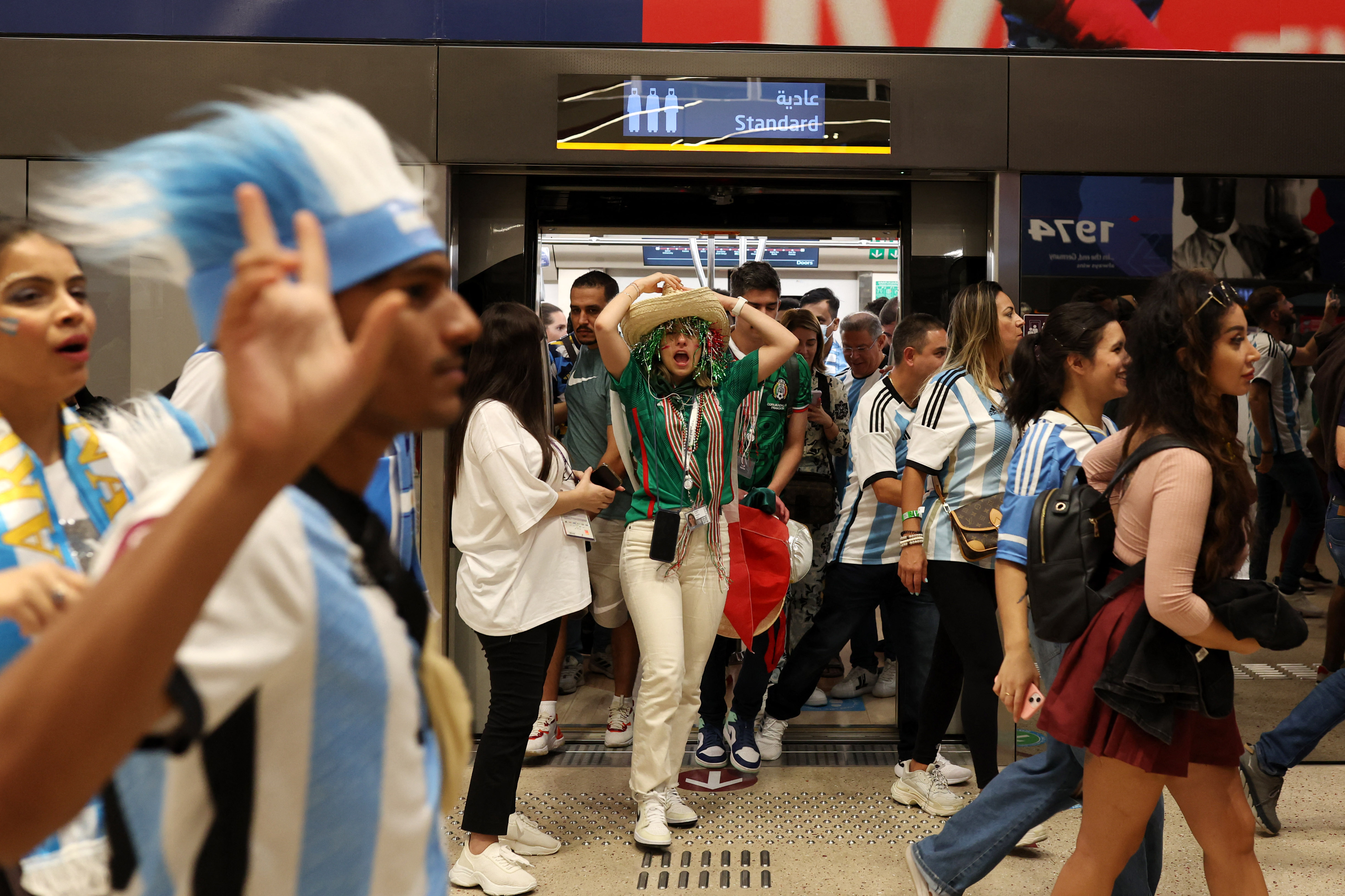 Los fanáticos del Mundial abarrotaron los metros en los últimos días (REUTERS/Amanda Perobelli)