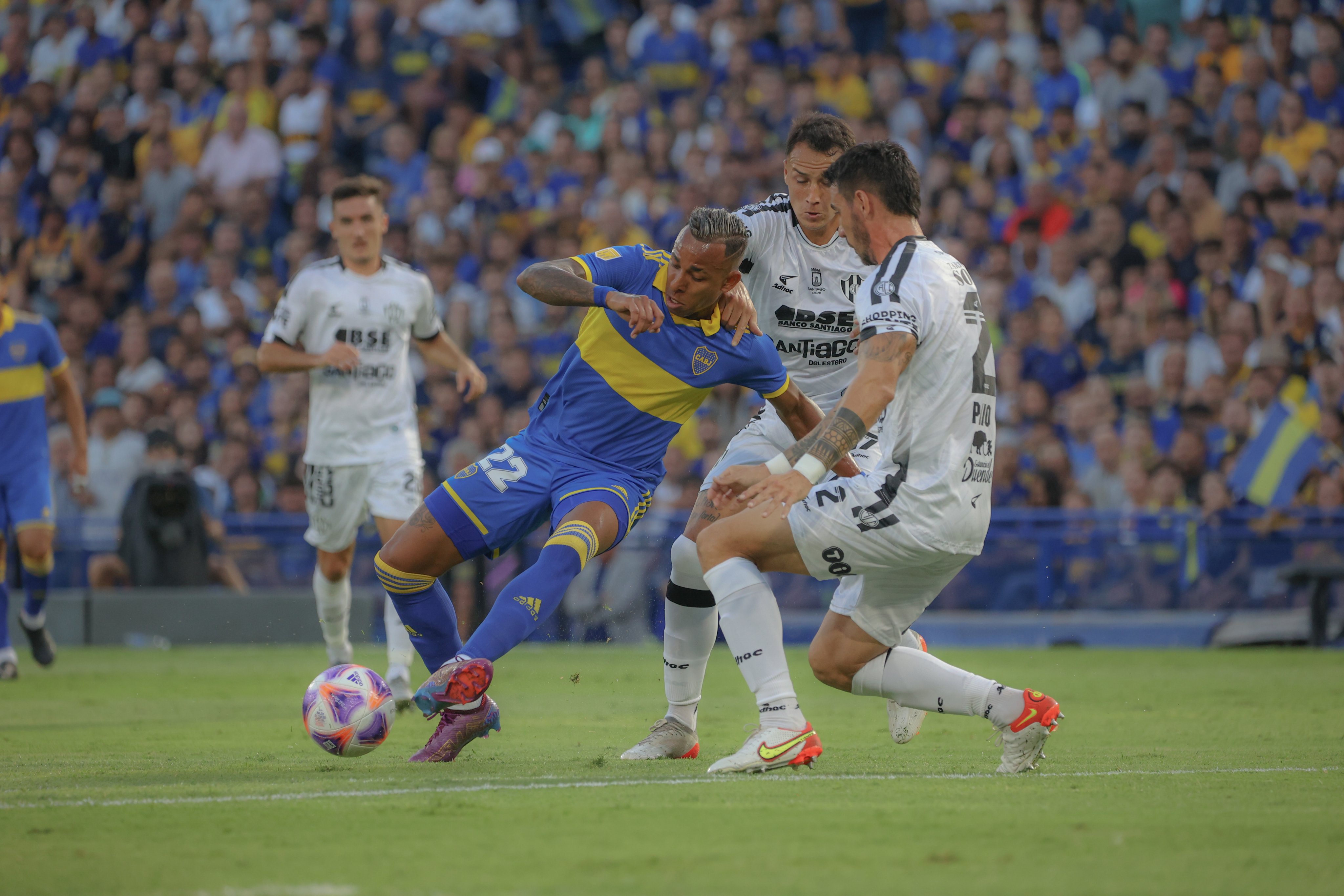 Boca Juniors no pudo con Central Córdoba y empató sin goles en La Bombonera