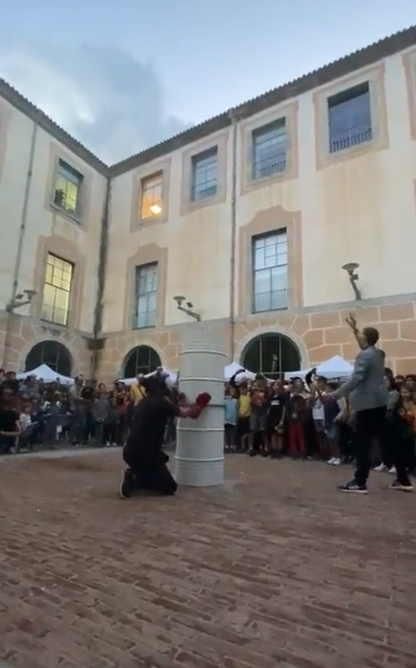 Una explosión en la Casa de la Cultura de Girona dejó al menos 18 heridos