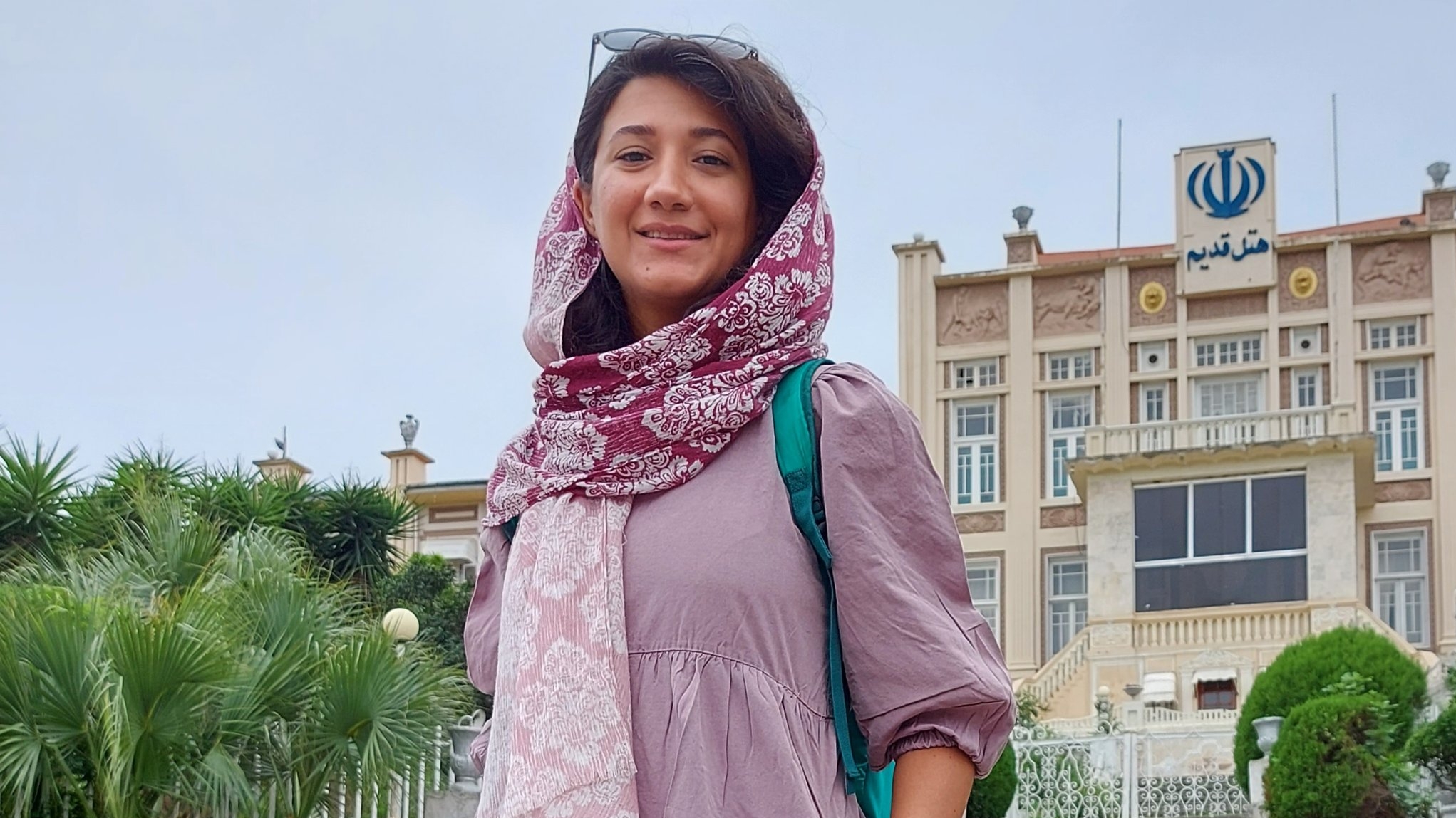 Comenzó en Irán el juicio contra la periodista Niloofar Hamidi, la primera que informó sobre el caso de Mahsa Amini