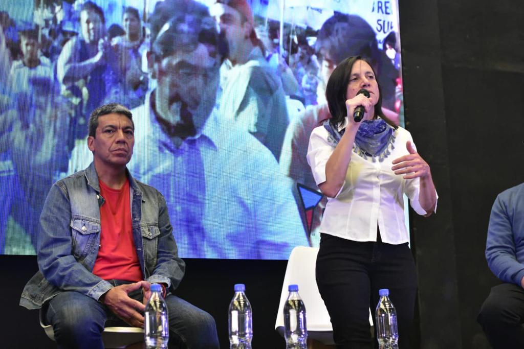 Silvia Saravia, de Libres del Sur, presentó su candidatura a la gobernación bonaerense. Estaba acompañada por Jesús Escobar, el candidato a presidente por ese mismos espacio piquetero