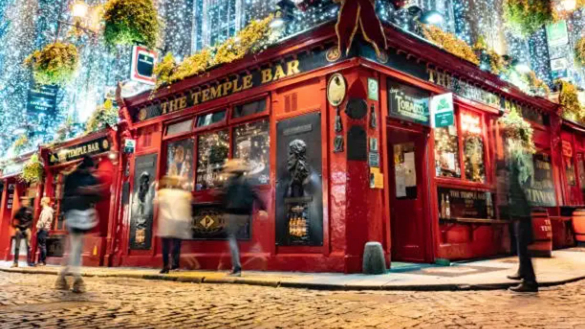 El tradicional recorrido por 12 bares de Dublin es una idea inspirada en la canción “The Twelve Days of Christmas” y es una de las actividades navideñas irlandesas que más adeptos reúne