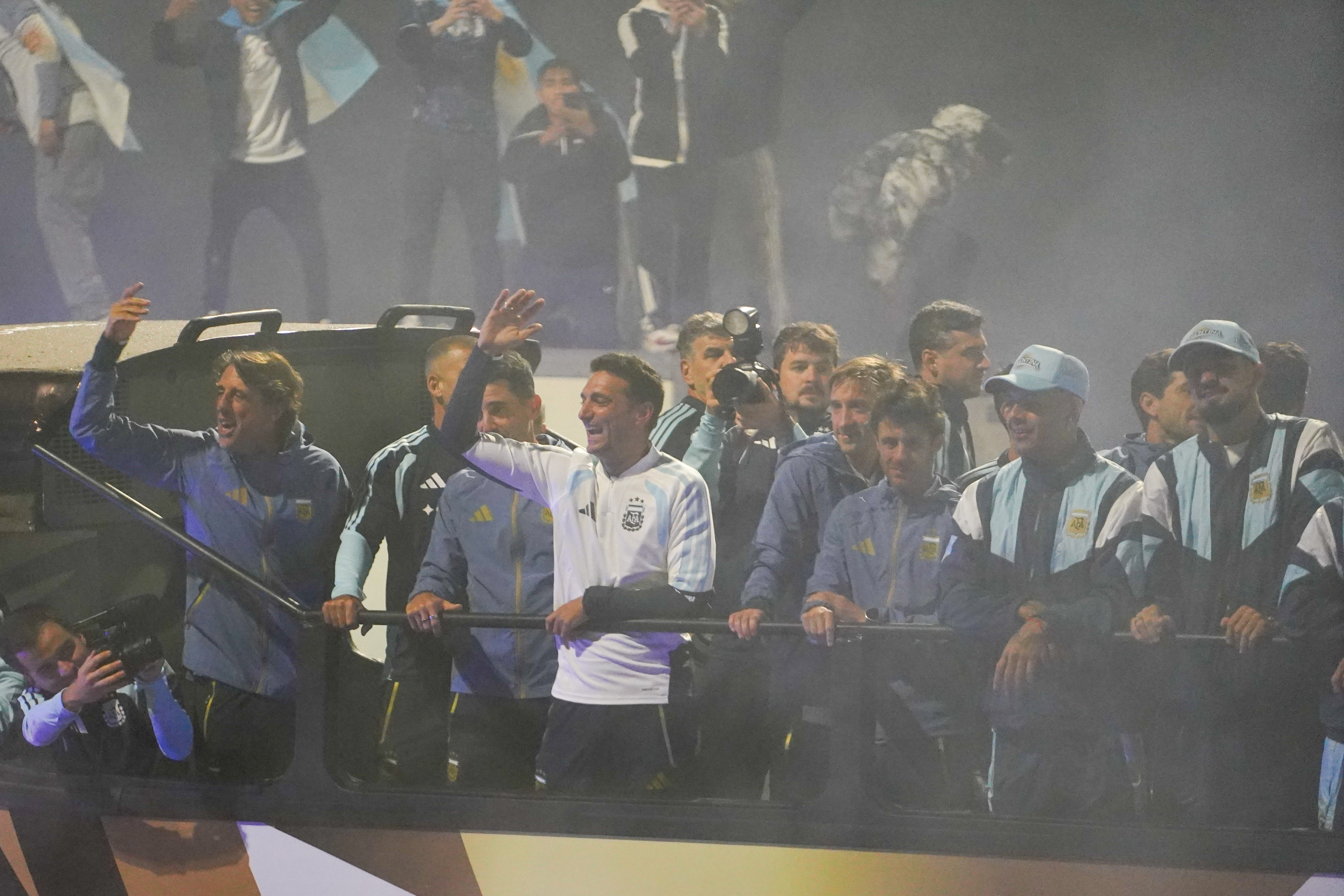 Milei dijo que los jugadores de la Selecci&oacute;n no quisieron festejar tras la final y habl&oacute; sobre los pr&oacute;ximos pasos del Gobierno