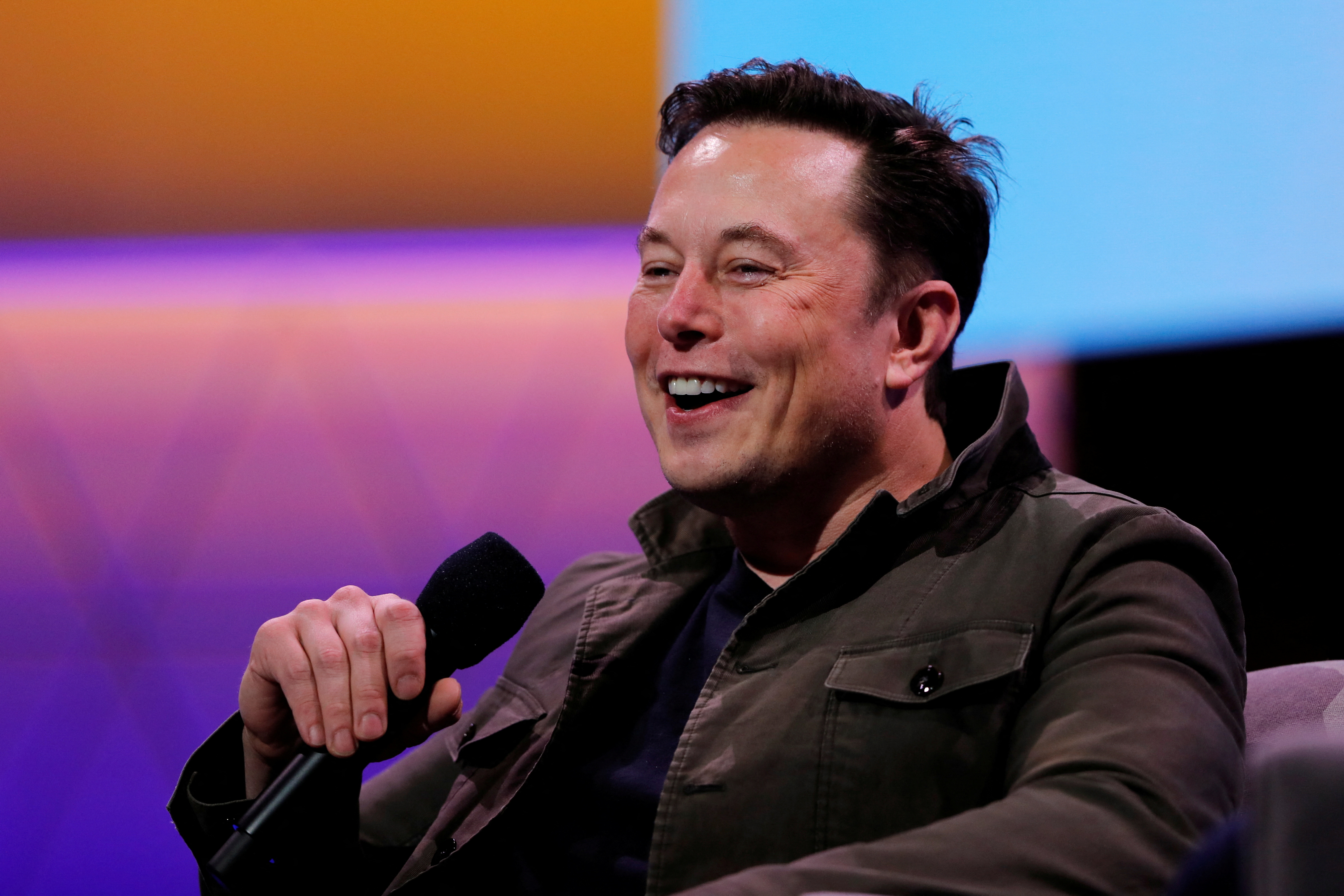 Foto de archivo: Elon Musk, dueño de SpaceX, Starlink y Tesla, durante una conferencia en Los Ángeles, California
