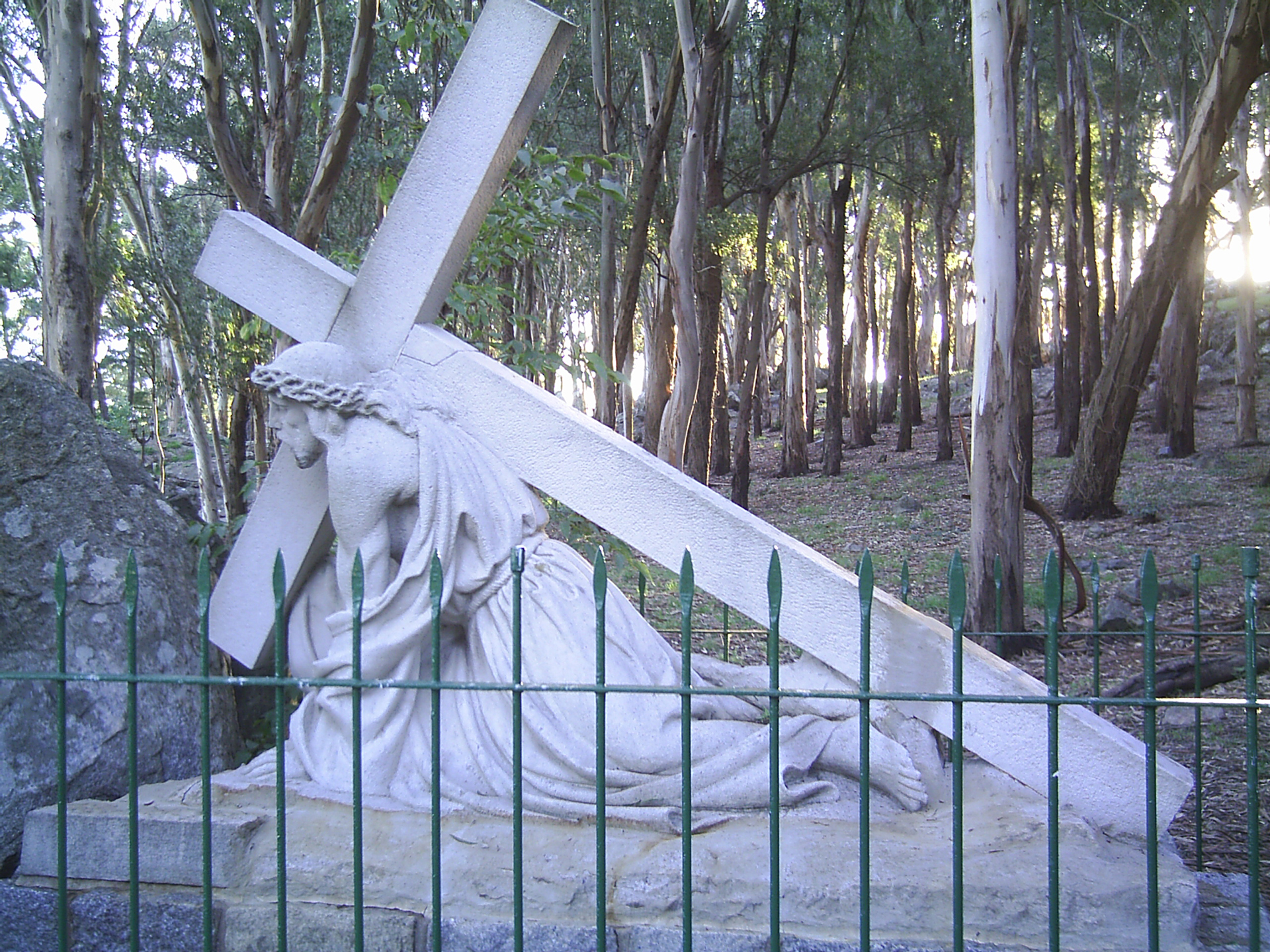 “Primera caída de Jesús”, obra de Ricardo Musso, artista argentino (Wikipedia: Ezarate)