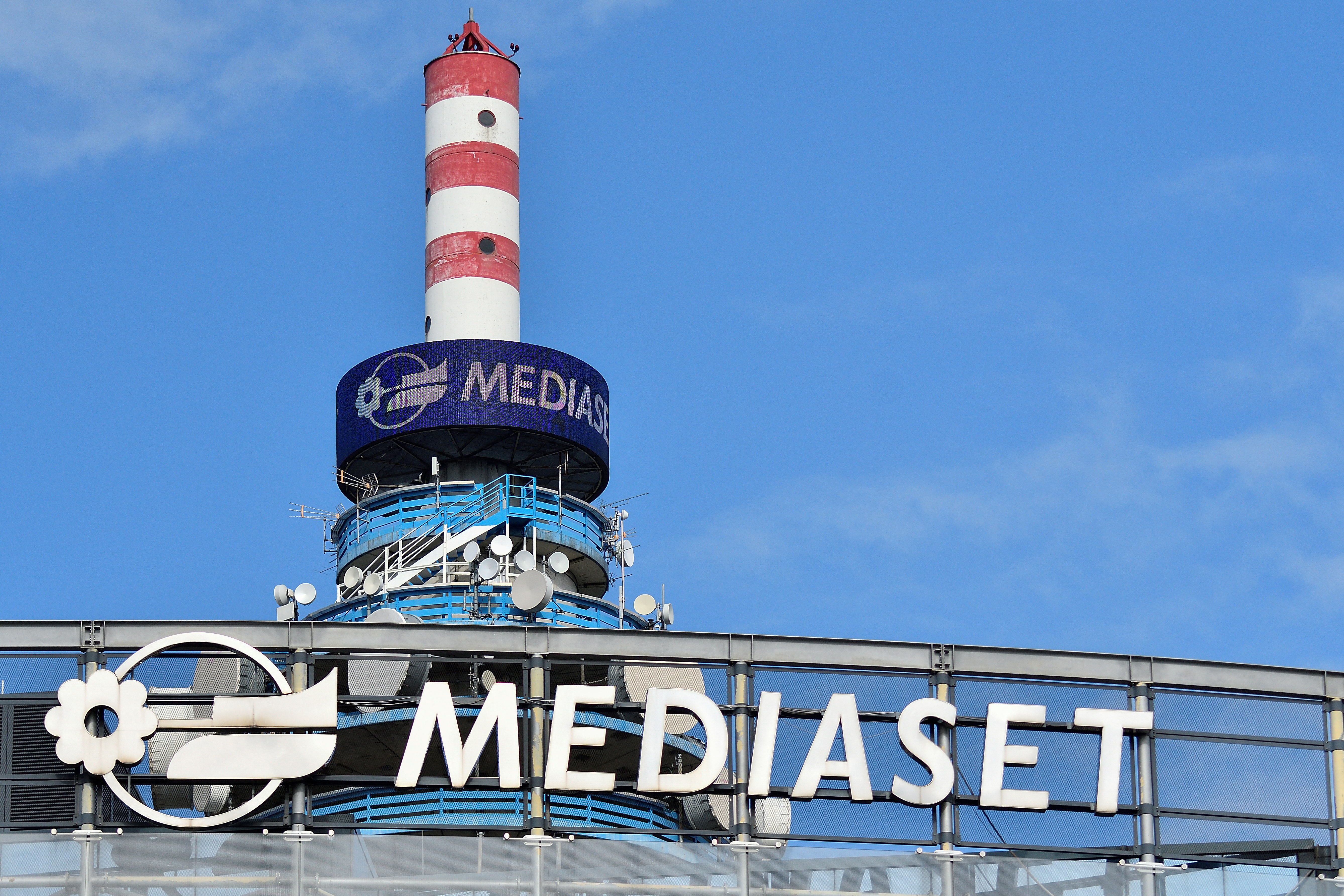 La torre de Mediaset en el cuartel general de Cologno Monzese (REUTERS/Flavio Lo Scalzo)