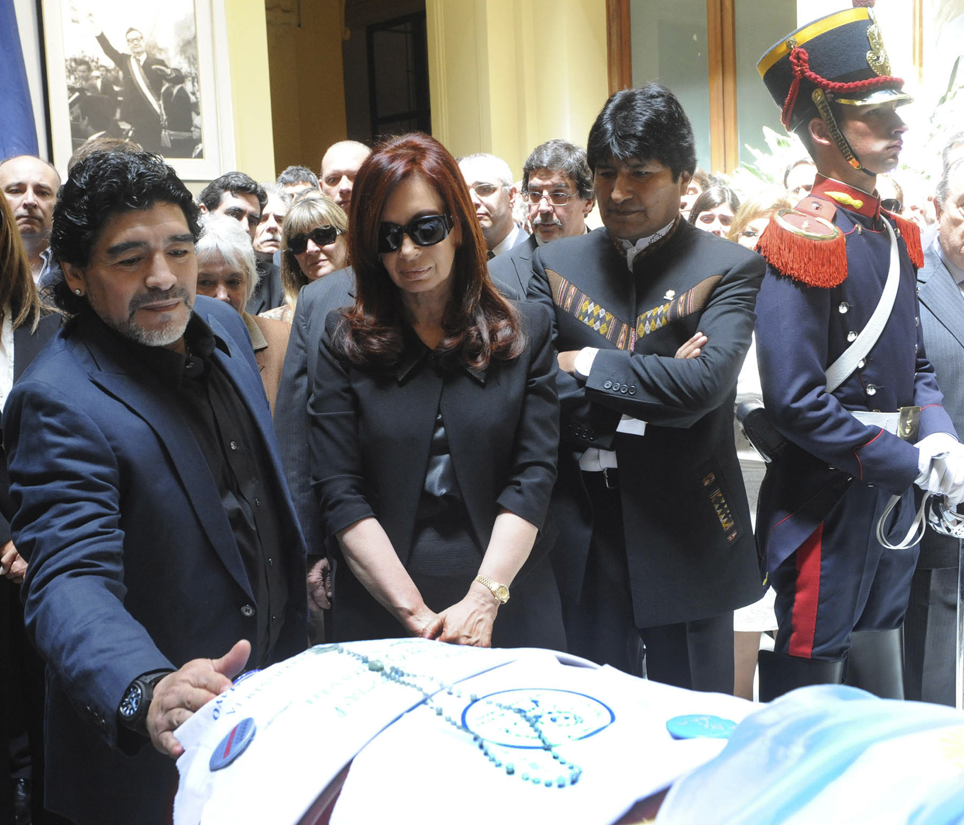 De Maradona a Lula Da Silva: las 24 fotos del adiós a Néstor Kirchner en Casa Rosada - Infobae