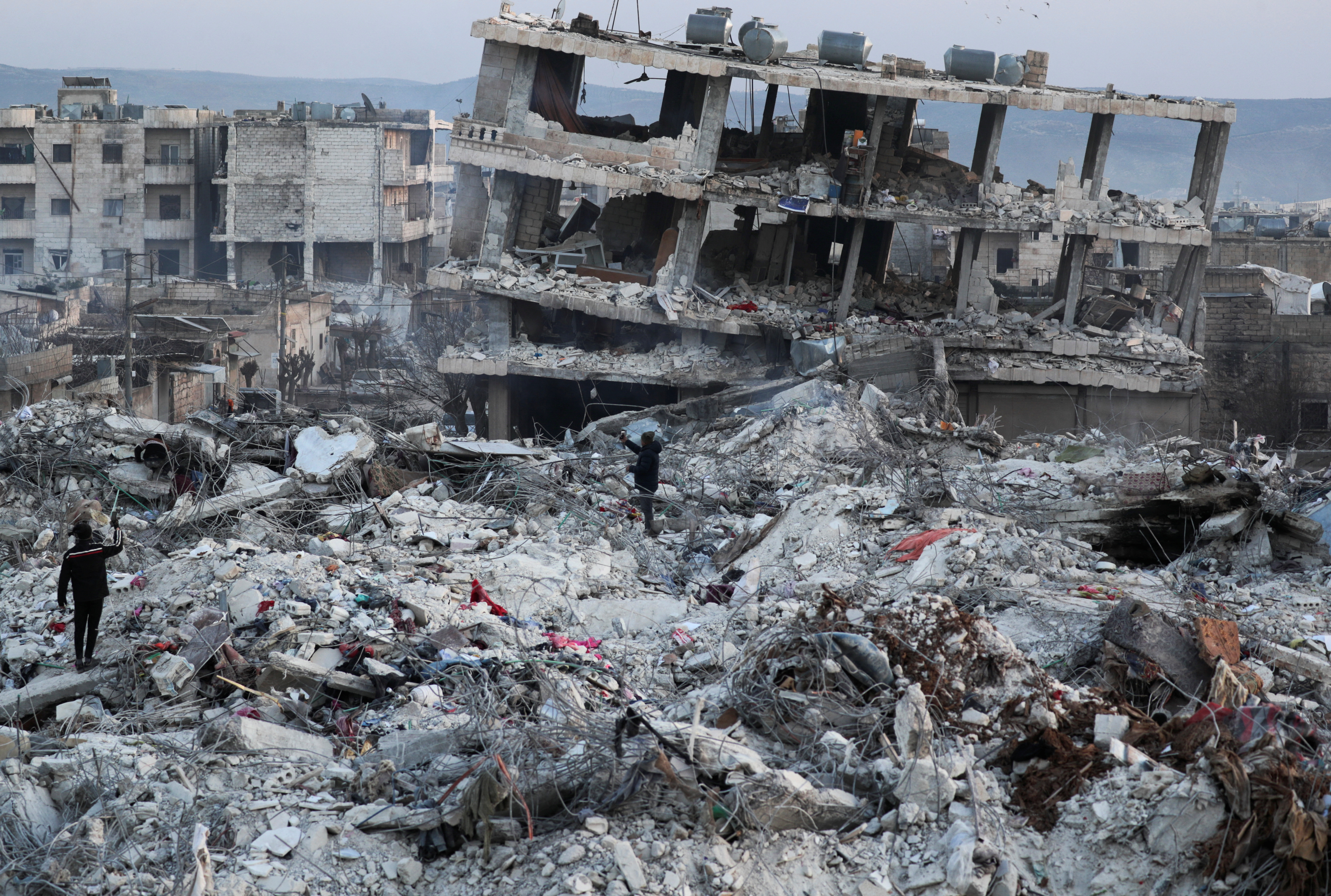 Ascendió la cifra de muertos tras el poderoso terremoto que golpeó Turquía y Siria. (REUTERS)