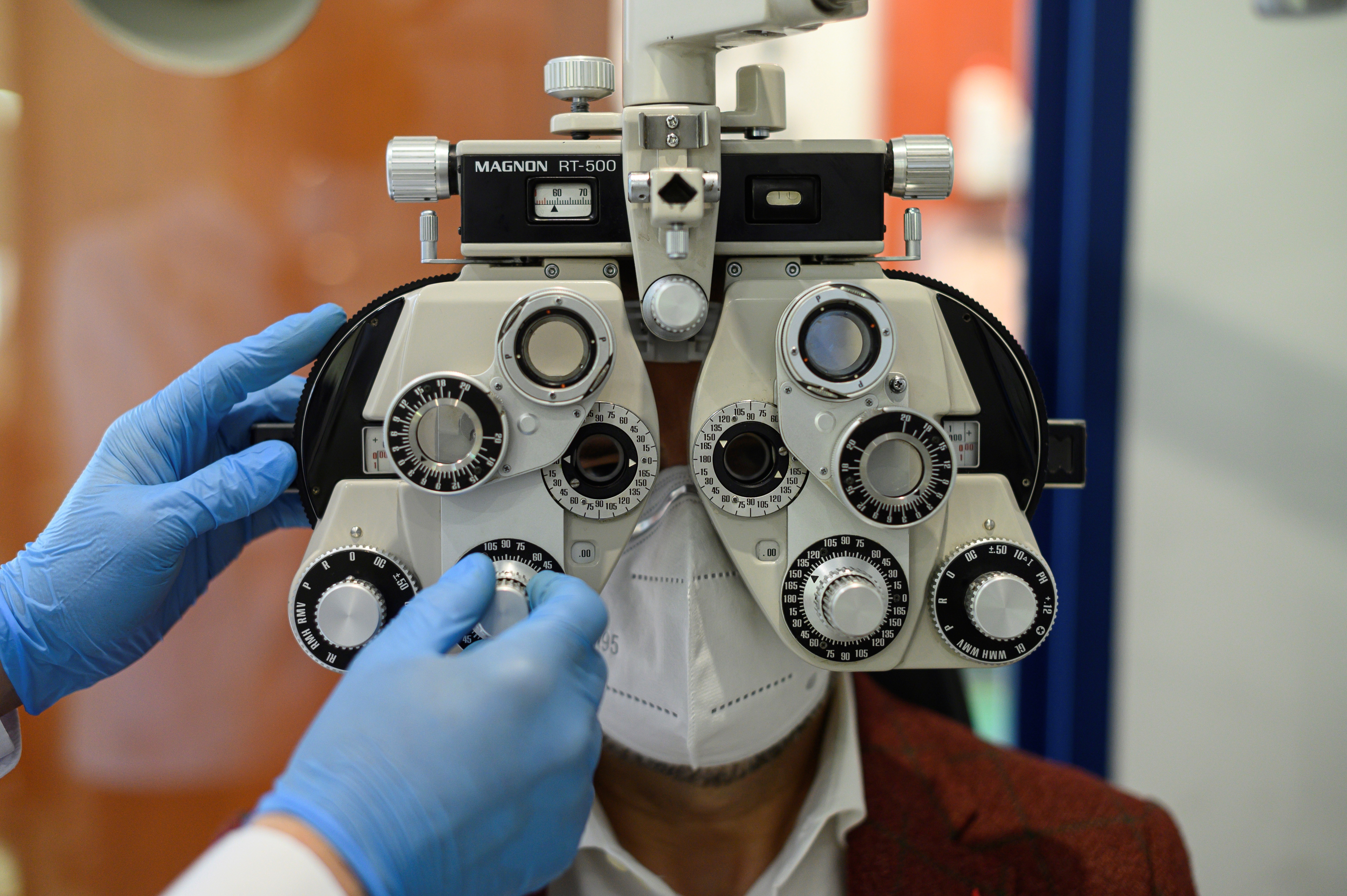 El ojo perezoso también puede afectar a adultos (EFE/ Fernando Villar/Archivo)