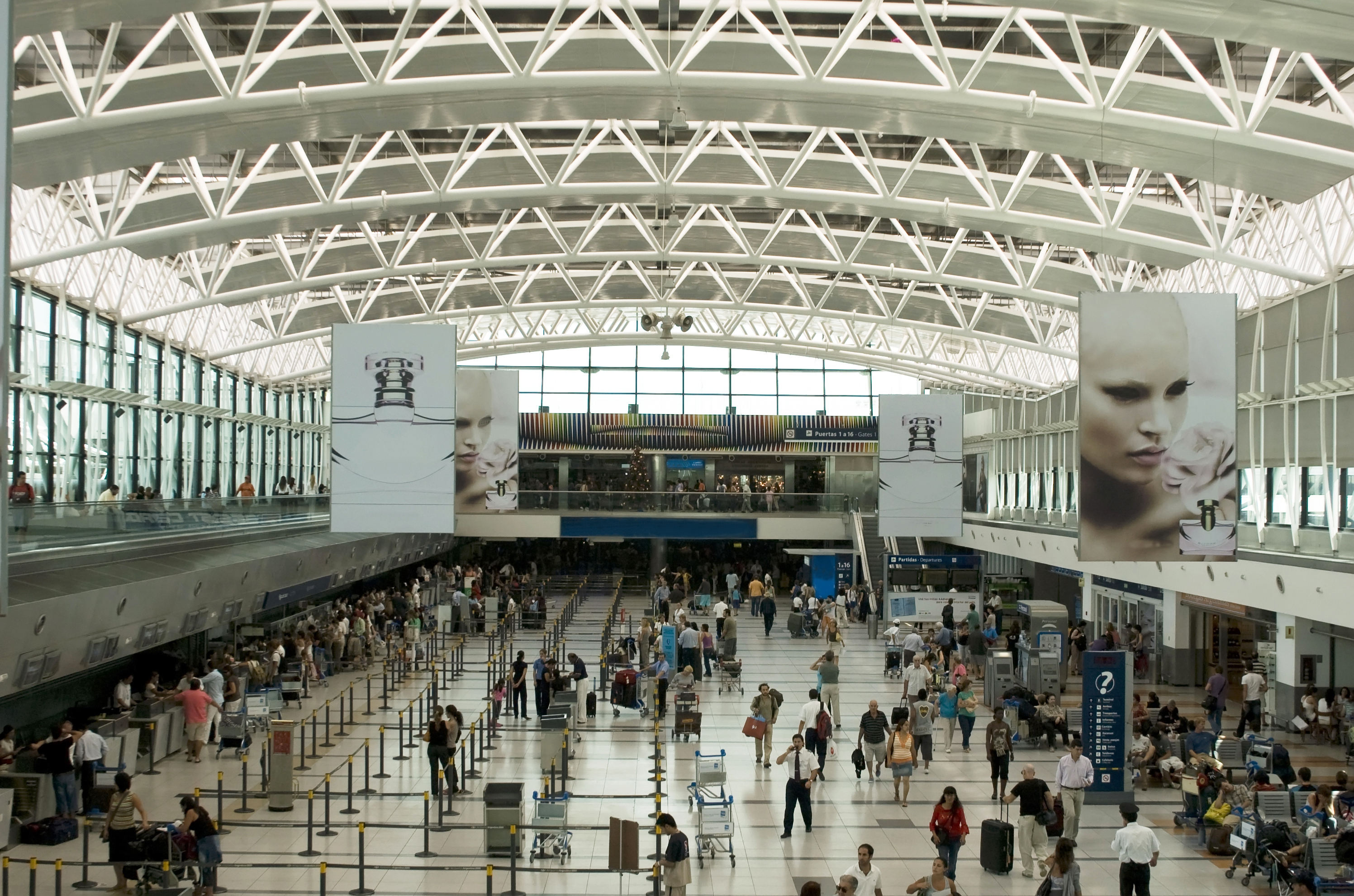 La mayoría de los visitantes extranjeros llegó a suelo argentino por vía aérea. (Shutterstock)