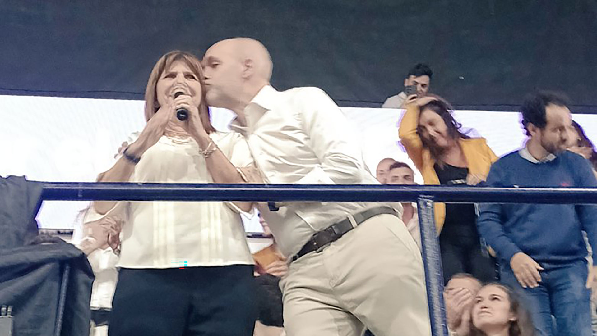 El beso de Horacio Rodríguez Larreta a Patricia Bullrich en el lanzamiento de Luis Juez en Córdoba