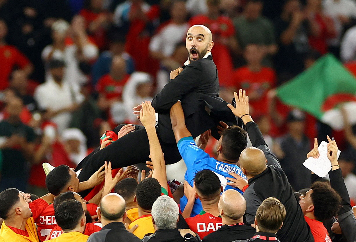 Walid Regragui, entrenador de Marruecos, festeja la clasificación a semifinales tras eliminar a Portugal