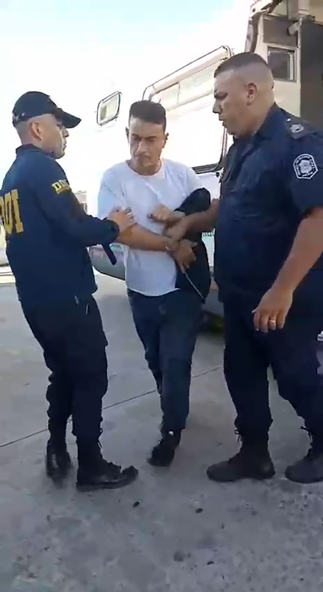 China impuso aranceles del 15% al carbón y gas de EEUU en respuesta a las tarifas del 10% que Trump aplicó a sus productos 