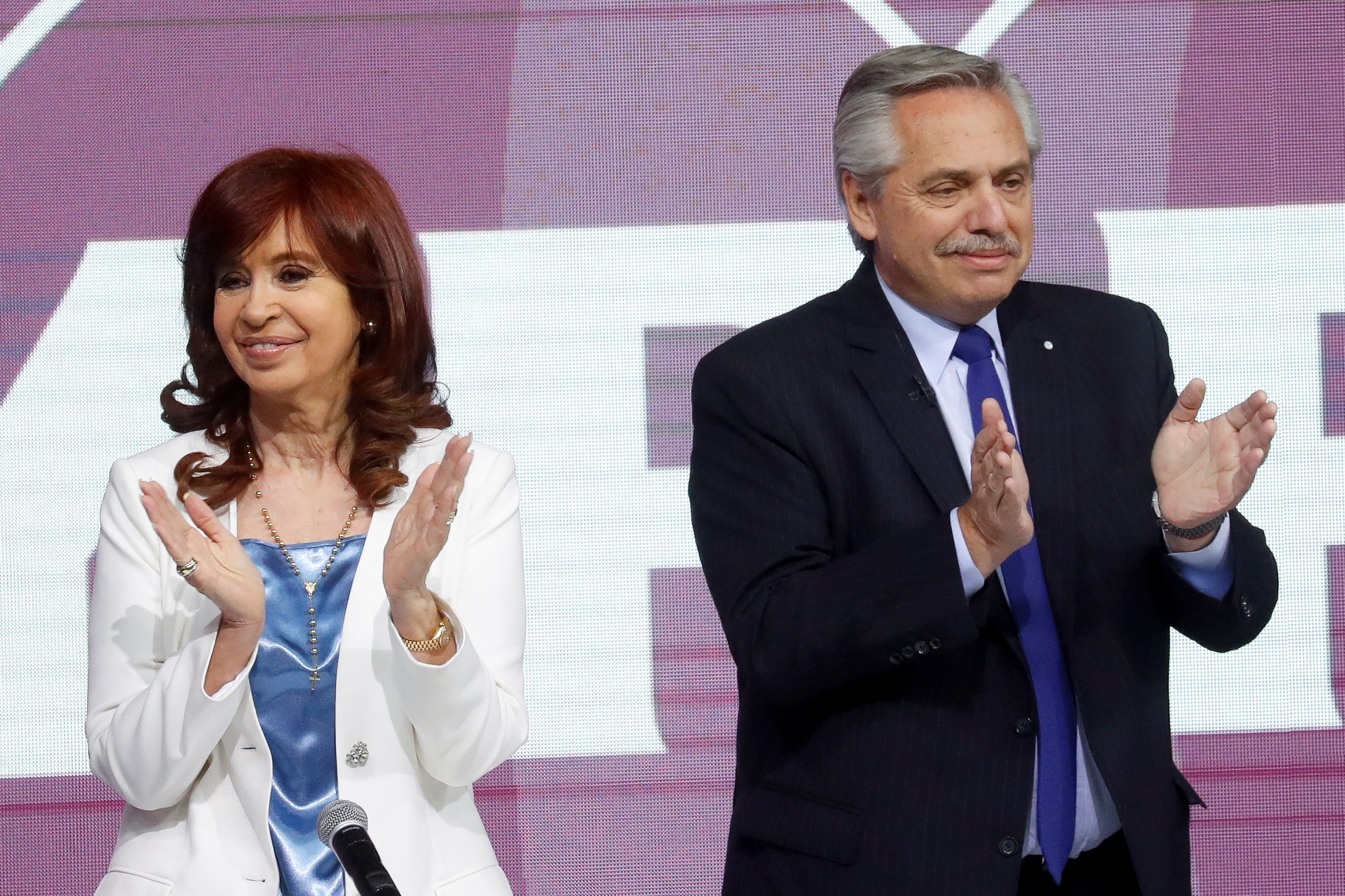 Alberto Fernández y Cristina Kirchner usan la agenda regional y la defensa de los Derechos Humanos para exhibir su ruptura política