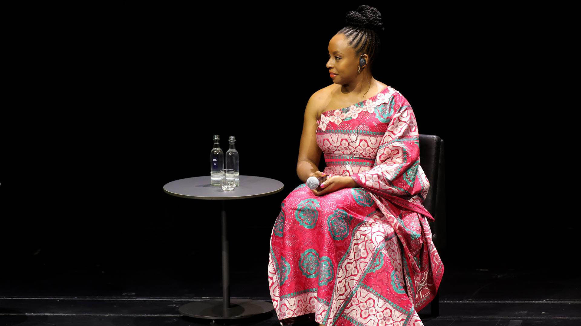 La escritora nigeriana Chimamanda Ngozi Adichie es una de las invitadas a la edición 2023 de la FILBo. EFE/FRIEDEMANN VOGEL / POOL
