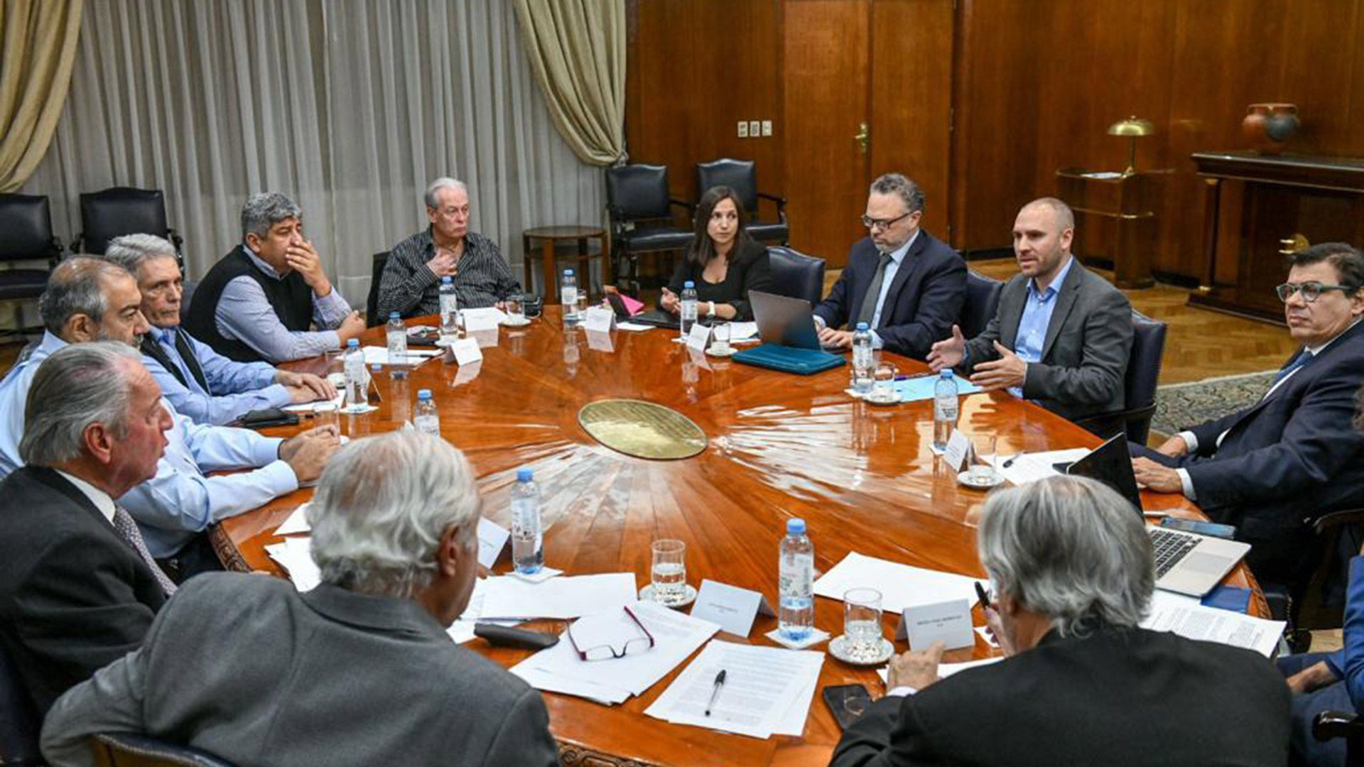El ministro Martín Guzmán acordó la reapertura de las paritarias con la CGT y la UIA
