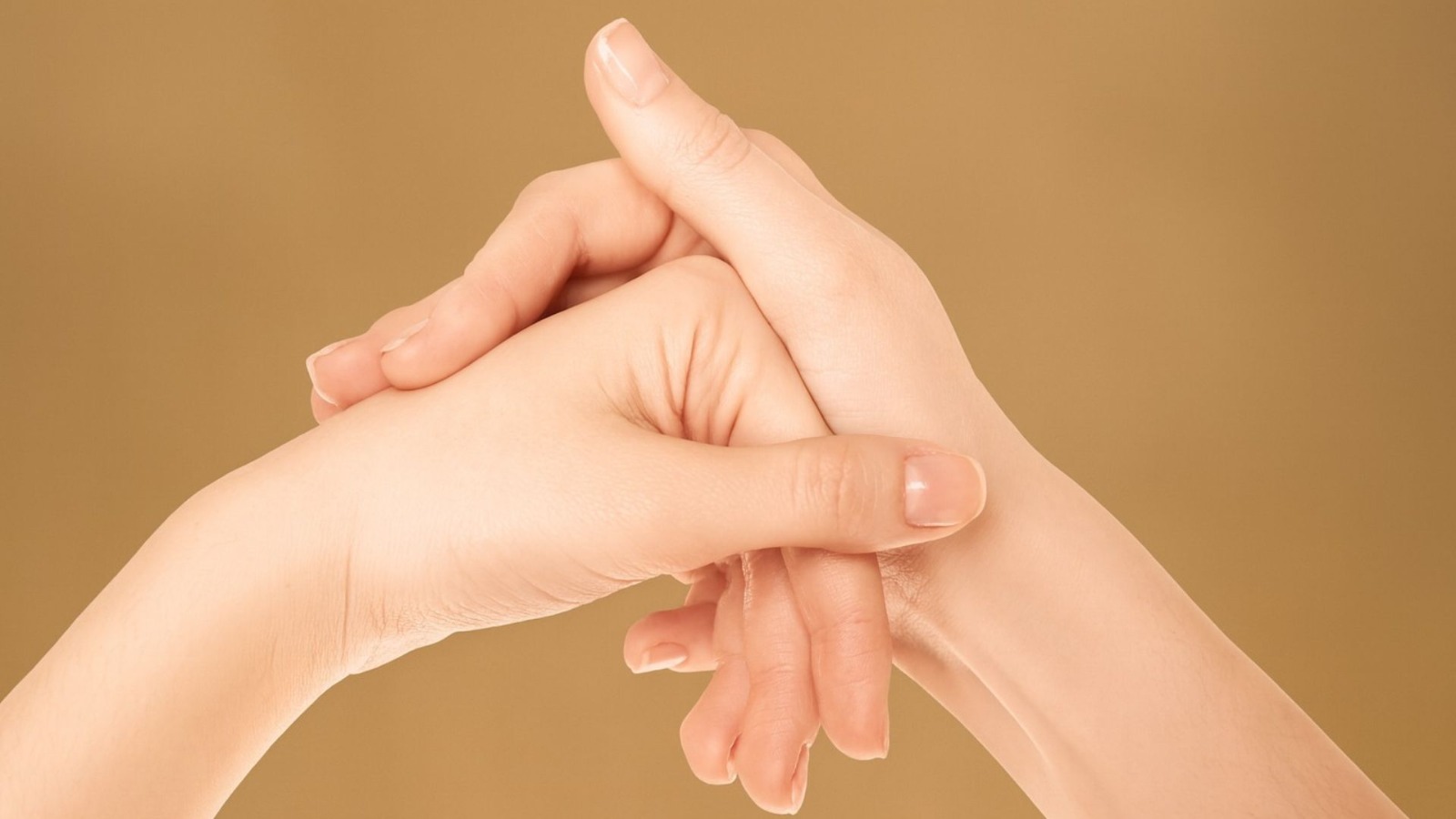 Ciencia y salud articular: qué revelan los estudios más recientes sobre el  hábito de crujir los dedos - Infobae