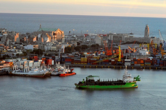 Un especialista en seguridad advirtió que la atención de los narcos se focalizó en el puerto de Montevideo - Infobae