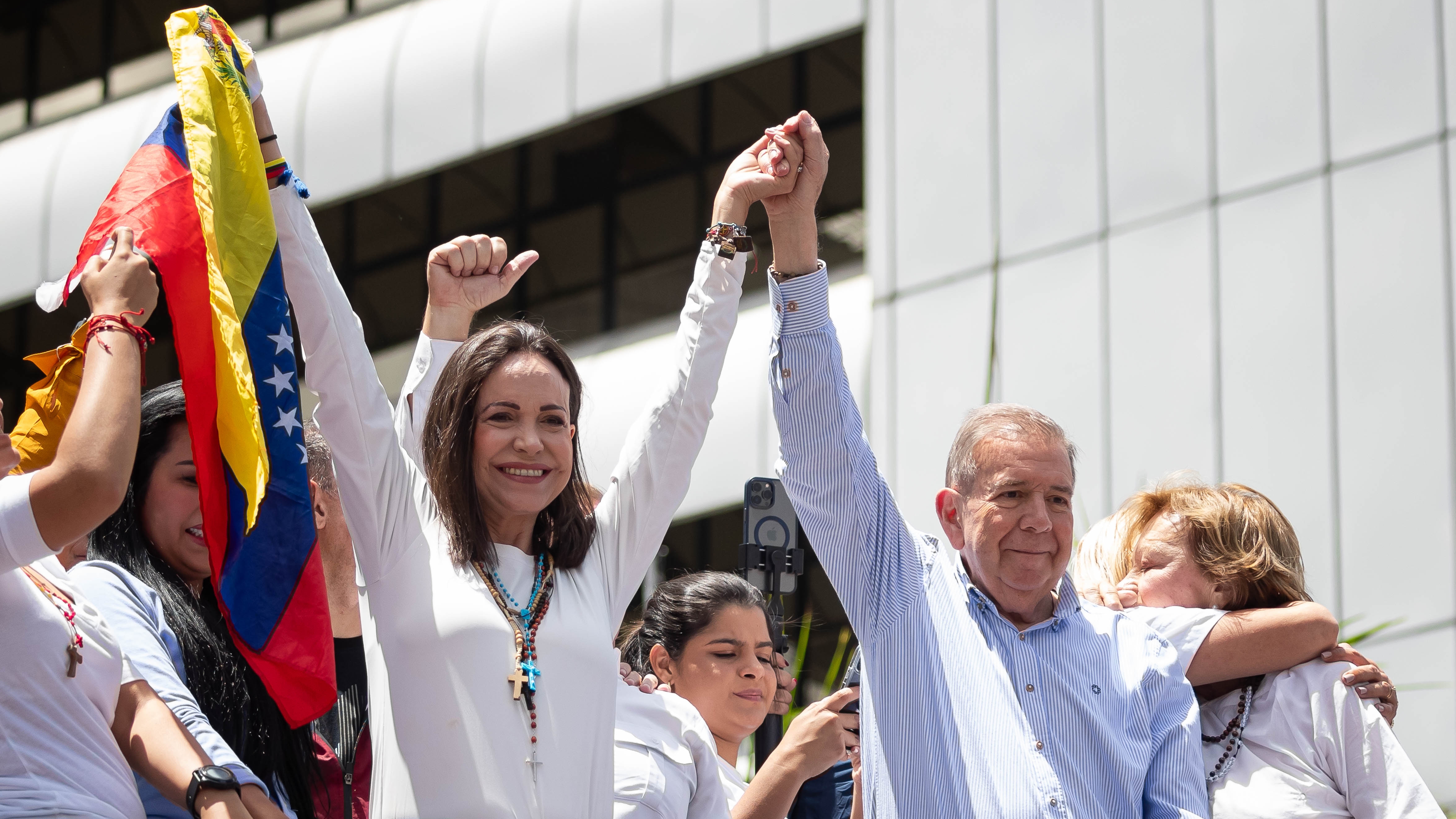 La oposición amplía sus alianzas en el Congreso y se fortalece frente a la parálisis del Gobierno