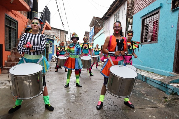 En la Ruta turística 'La Isabel Pérez', los visitantes encontrarán muestras artísticas. Foto: Alcaldía de Cali