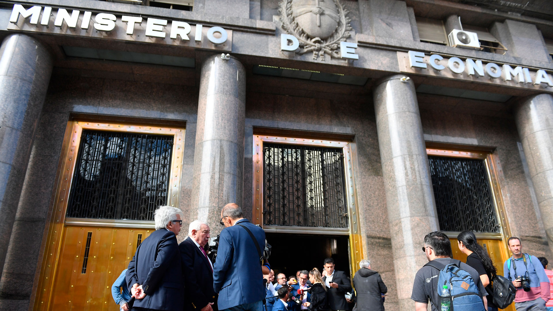 Esta mañana el ministro de Economía, Sergio Massa, recibióa 
 representantes del sector financiero para buscar a poyo a las nuevas medidas (Maximiliano Luna)
