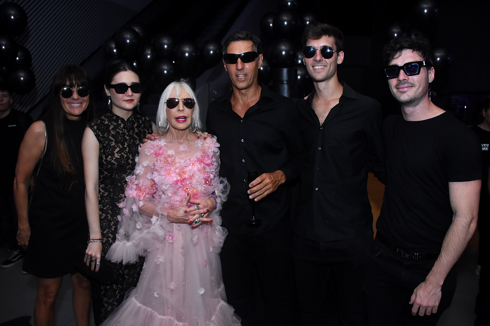 En familia: Marta Minujín estuvo acompañada por su hijo, Facundo Gomez Minujin, y sus nietos