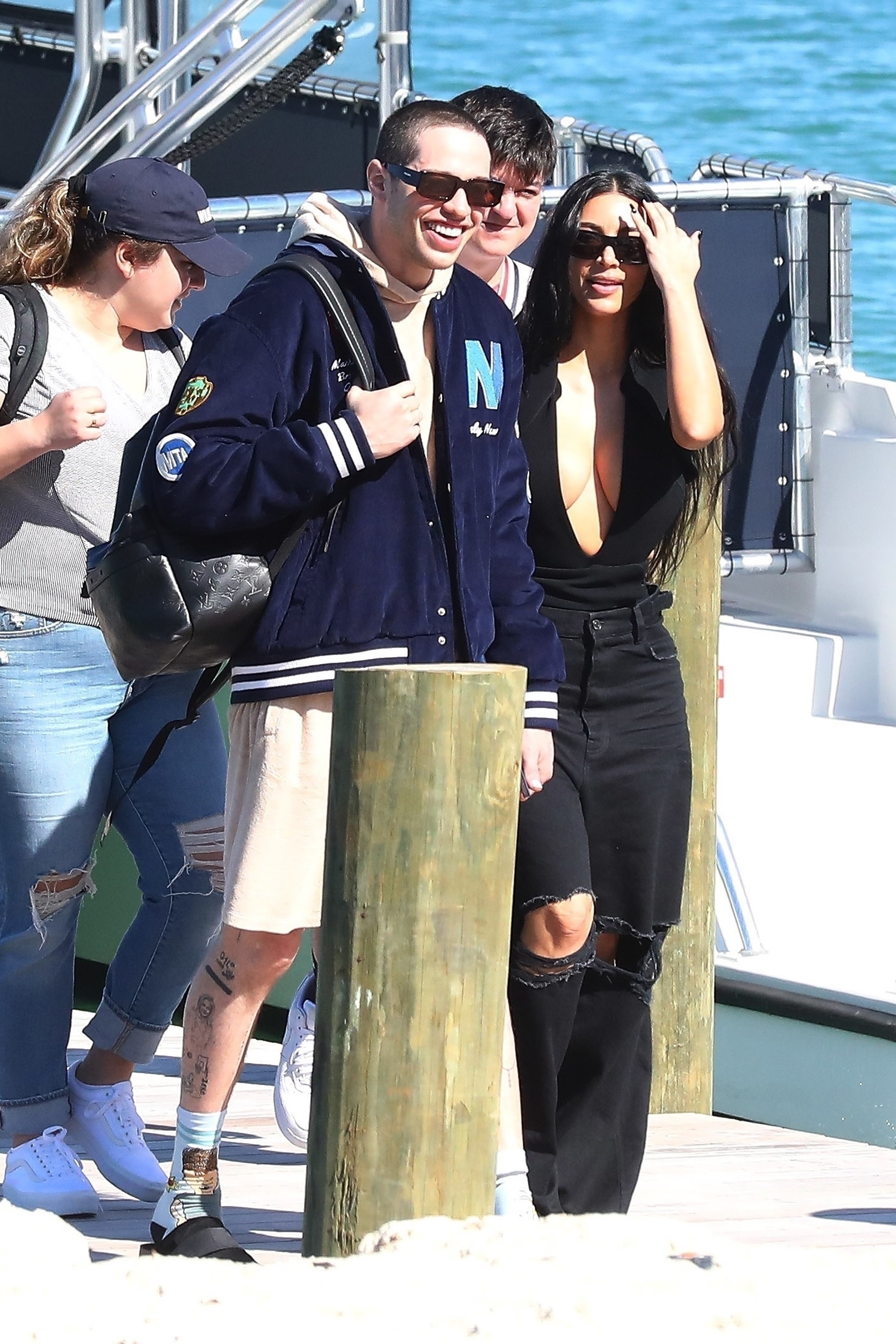 Kim Kardashian y su novio Pete Davidson en las Bahamas (The Grosby Group)