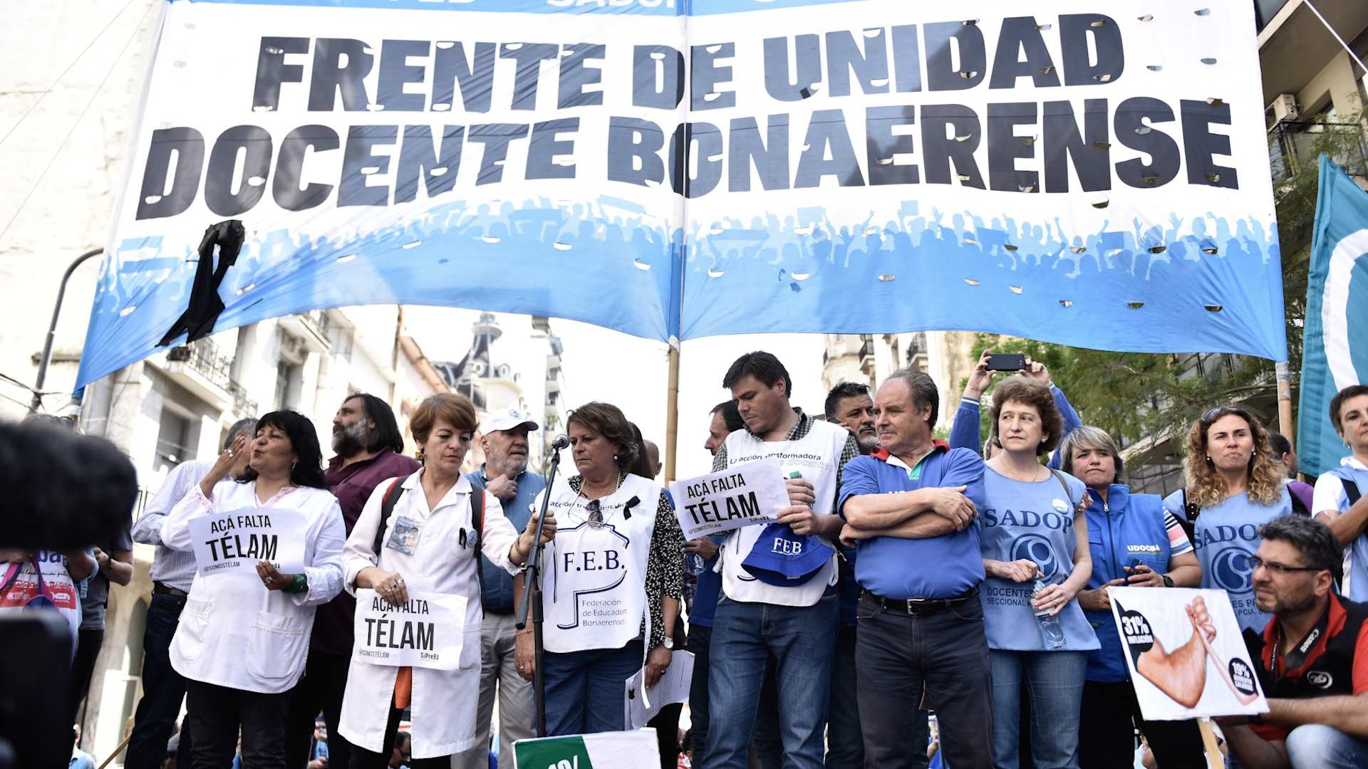 Imagen de archivo de una marcha de gremios docentes (foto Adrián Escandar)
