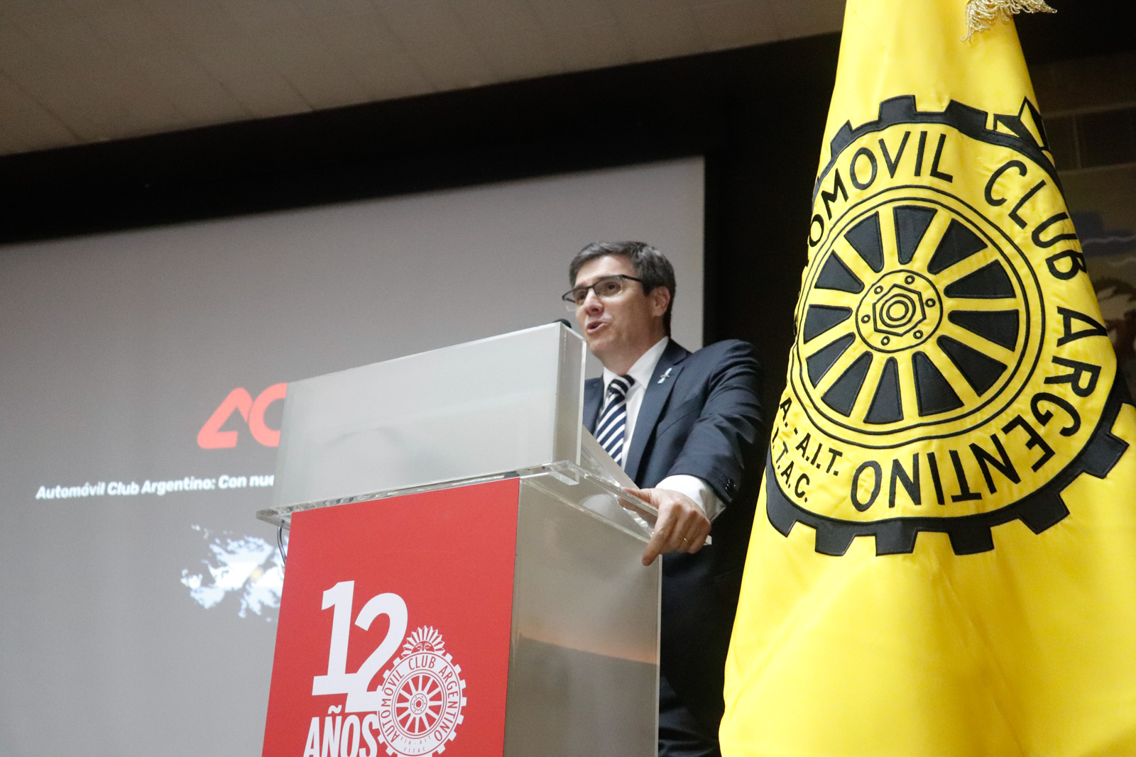 El show de Colapinto en Austin: el gesto con los fanáticos, dardo a un periodista y destreza al estilo Maradona