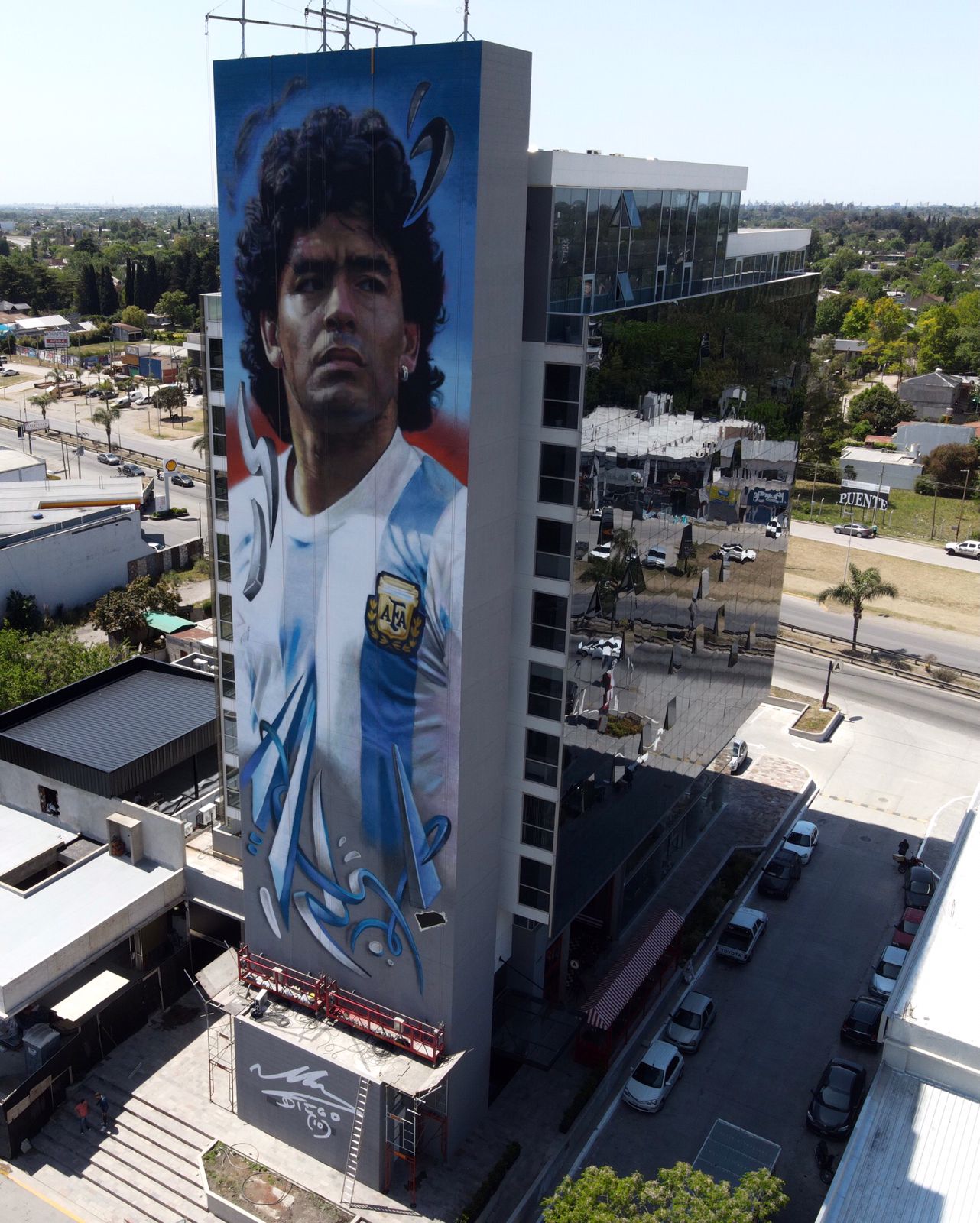 Fueron varias semanas de trabajo para completar esta gran pintura (Crédito: Hernán Costilla)