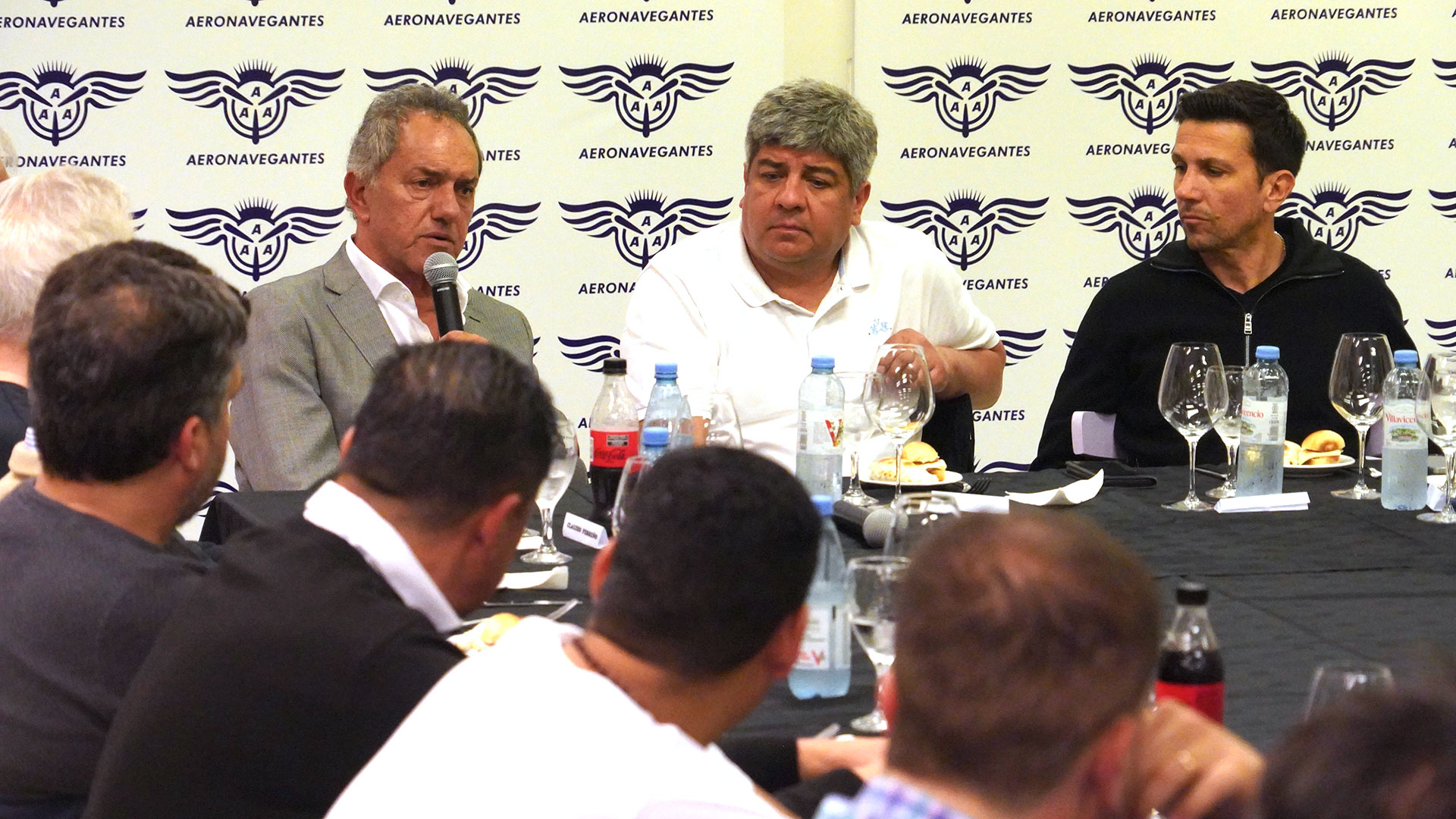 Daniel Scioli se sentó a la mesa con sindicalistas el martes por la noche con Pablo Moyano (Camioneros) y Juan Pablo Brey (Aeronavegantes) en la cabecera.