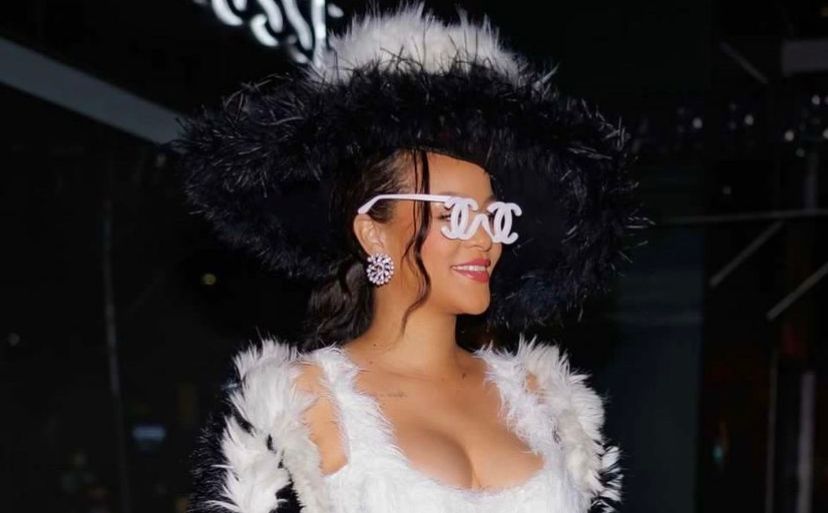 Rihanna lució impactante en un traje de Chanel, como adelanto de la MET Gala