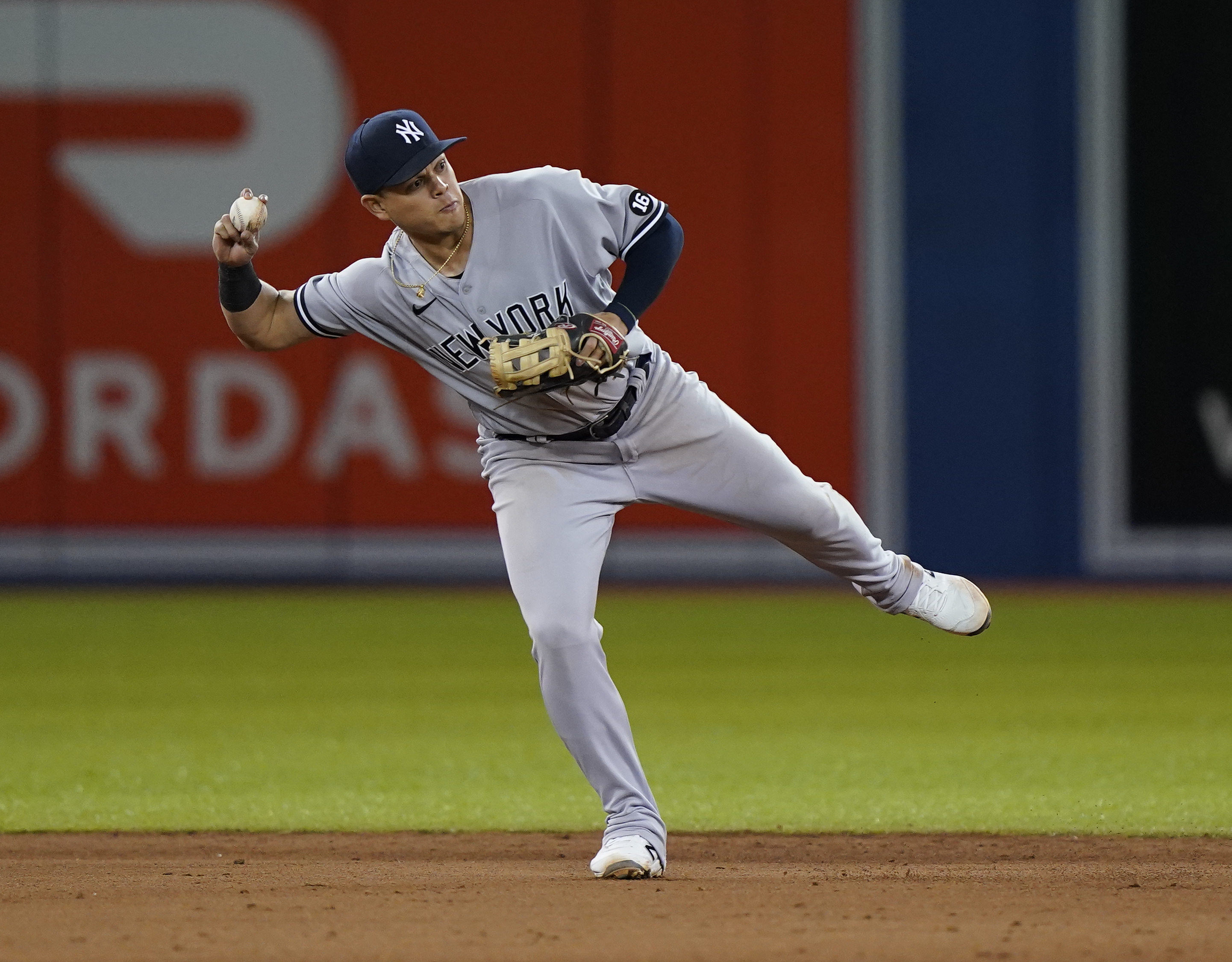 Giovanny Urshela renovó su contrato con Yankees de Nueva York